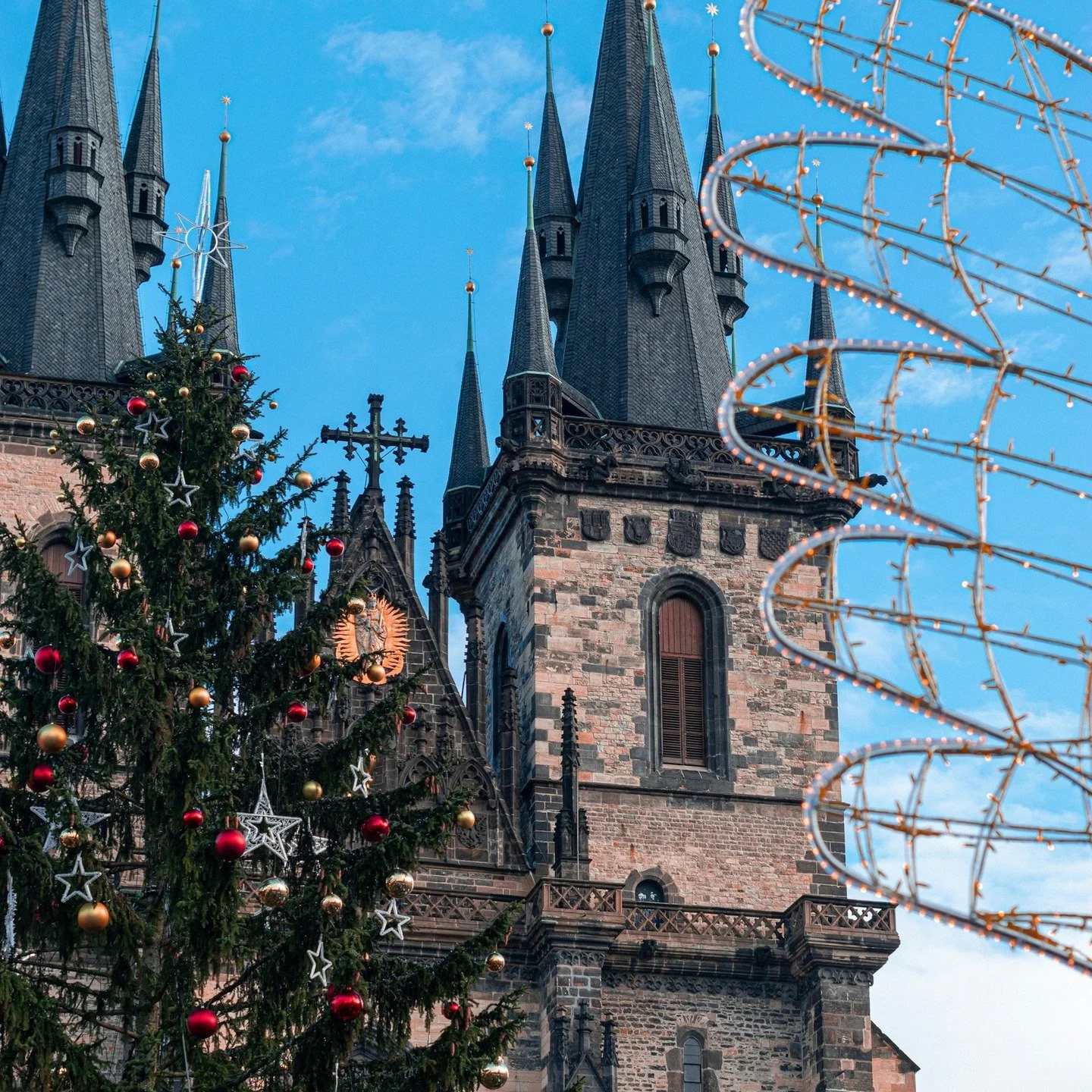 Its the most wonderful time of the year...

#artsychowroamer
#thequirkytourist
#exploretheworld
#praguecz
#christmas
#oldtown