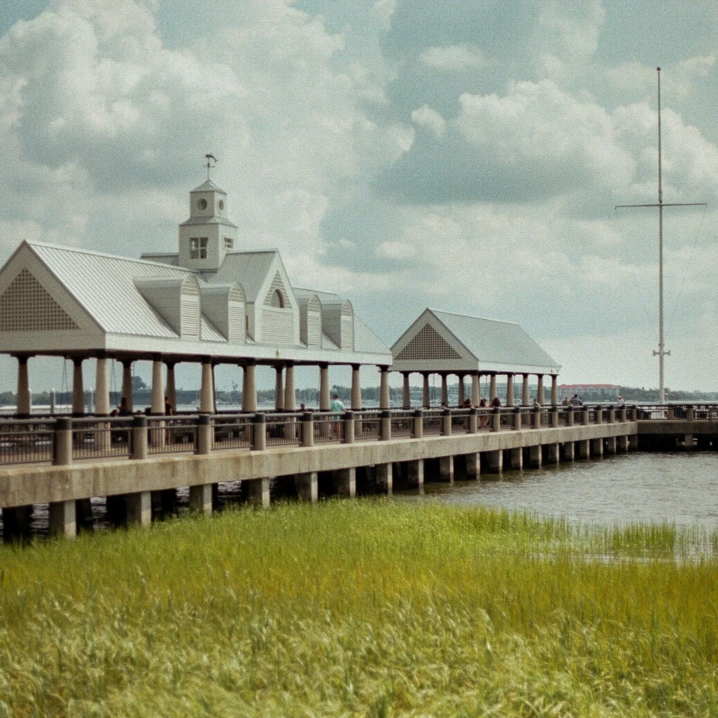 A Thursday throw back travel post for a favorite place in Charleston...

#artsychowroamer
#thequirkytourist
#exploretheworld
#justbecause