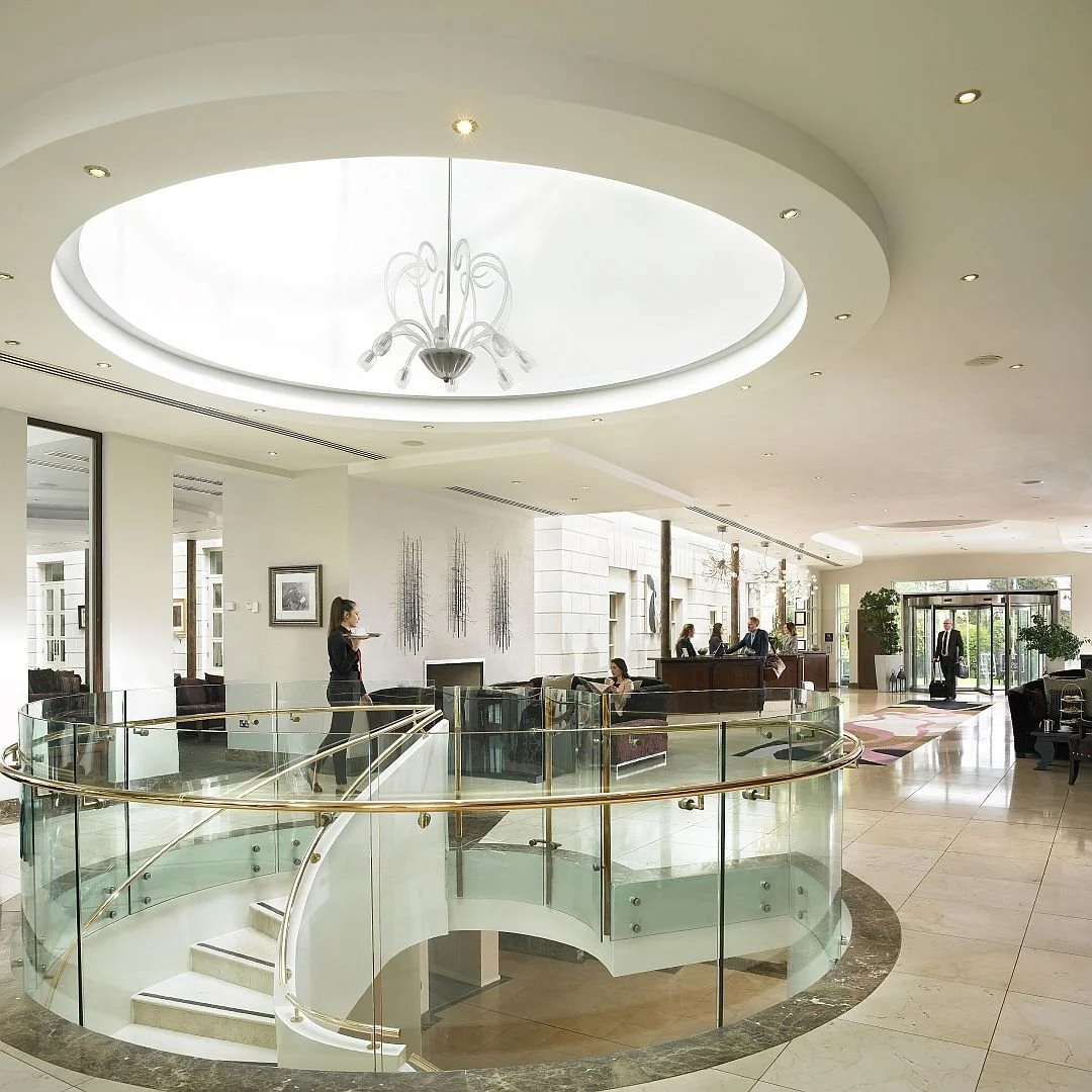 Throw back Tuesday is a lobby shot from The Dunboyne Castle Hotel lobby...wish I was back there again...

#artsychowroamer
#thequirkytourist
#dunboynecastle
#ireland
#exploretheworld