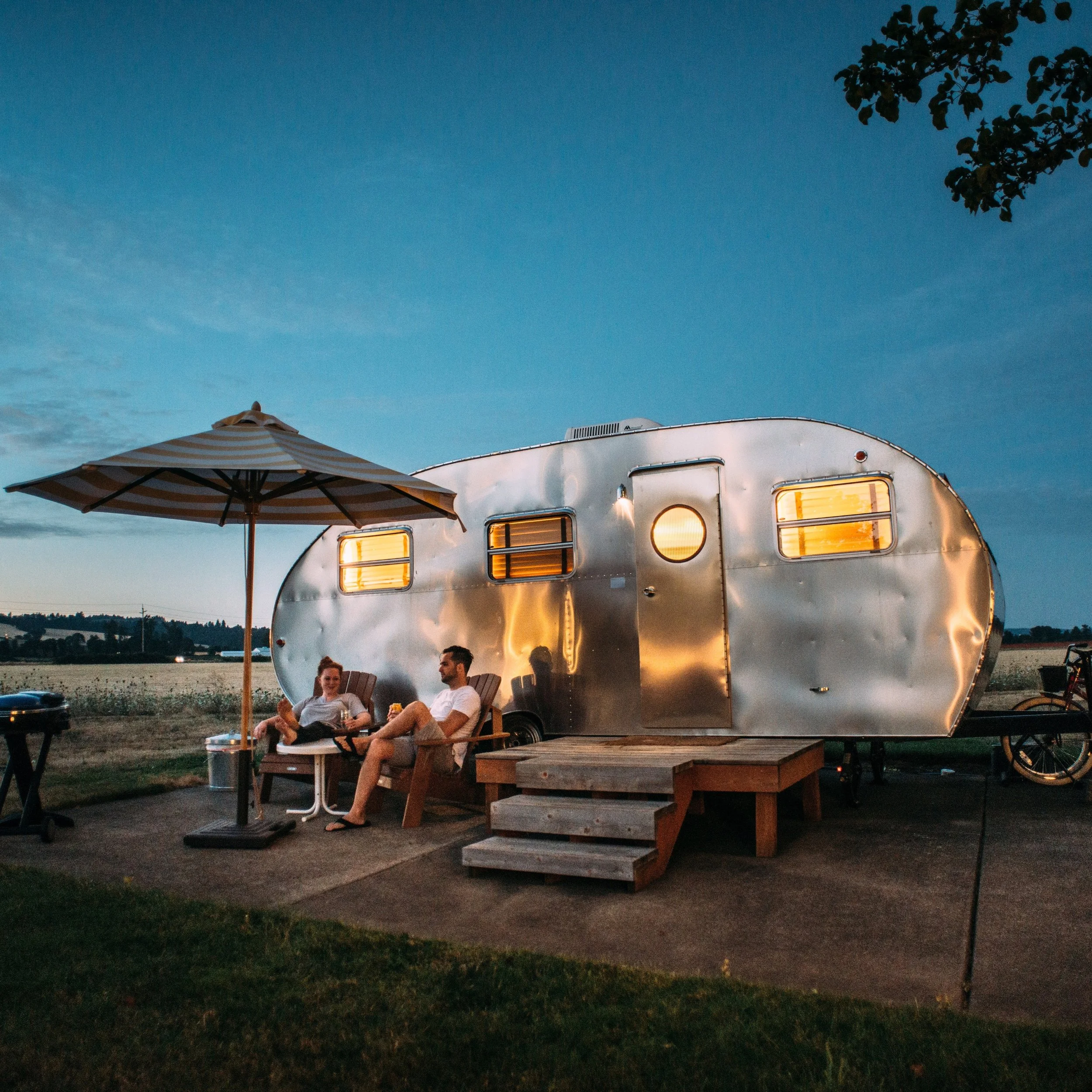 When the weather starts to cool I always start thinking about camping and think about my grandparents...

#artsychowroamer
#thequirkytourist
#tuesdaytravel
#camping
#exploretheworld