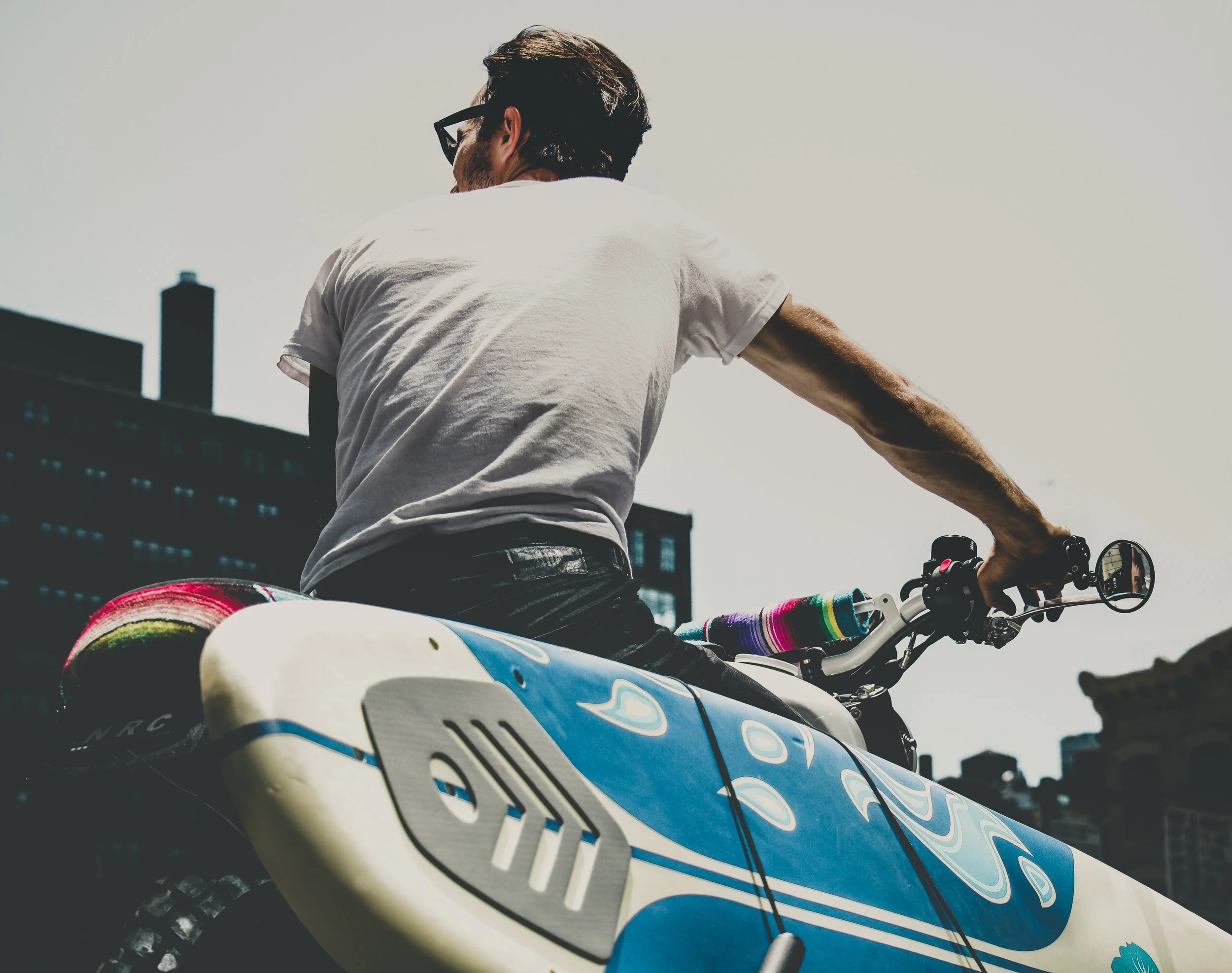 Custom_Triumph_Scrambler_SurfEdition_24.jpg