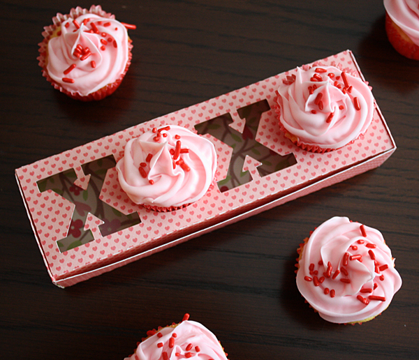 valentines-day-cupcakes-holder-treat-box-papercraftstyledotcom.jpg
