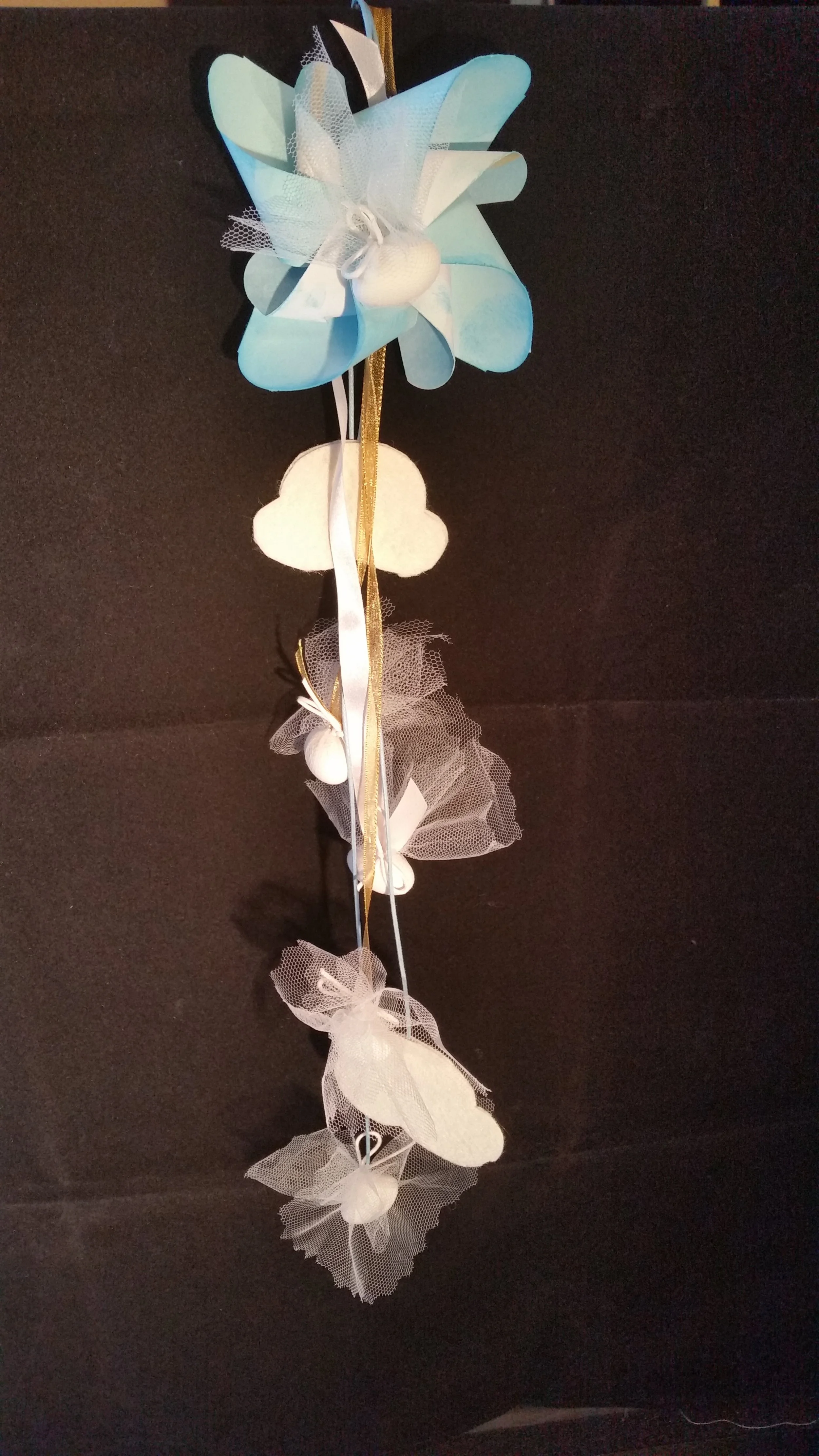 Hanging bomboniere
