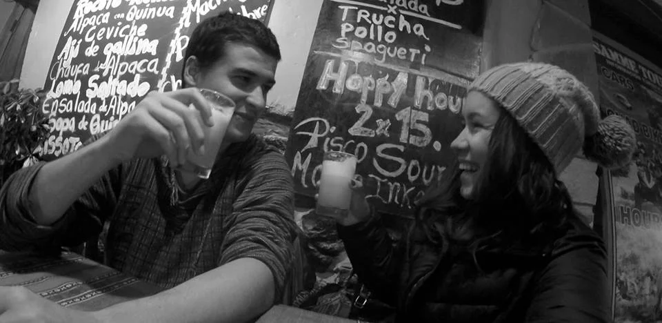 you see that in the back? 2 pisco sours for 15 soles (aka around 4 dollars)!?!?!?! gimme 50 plz
