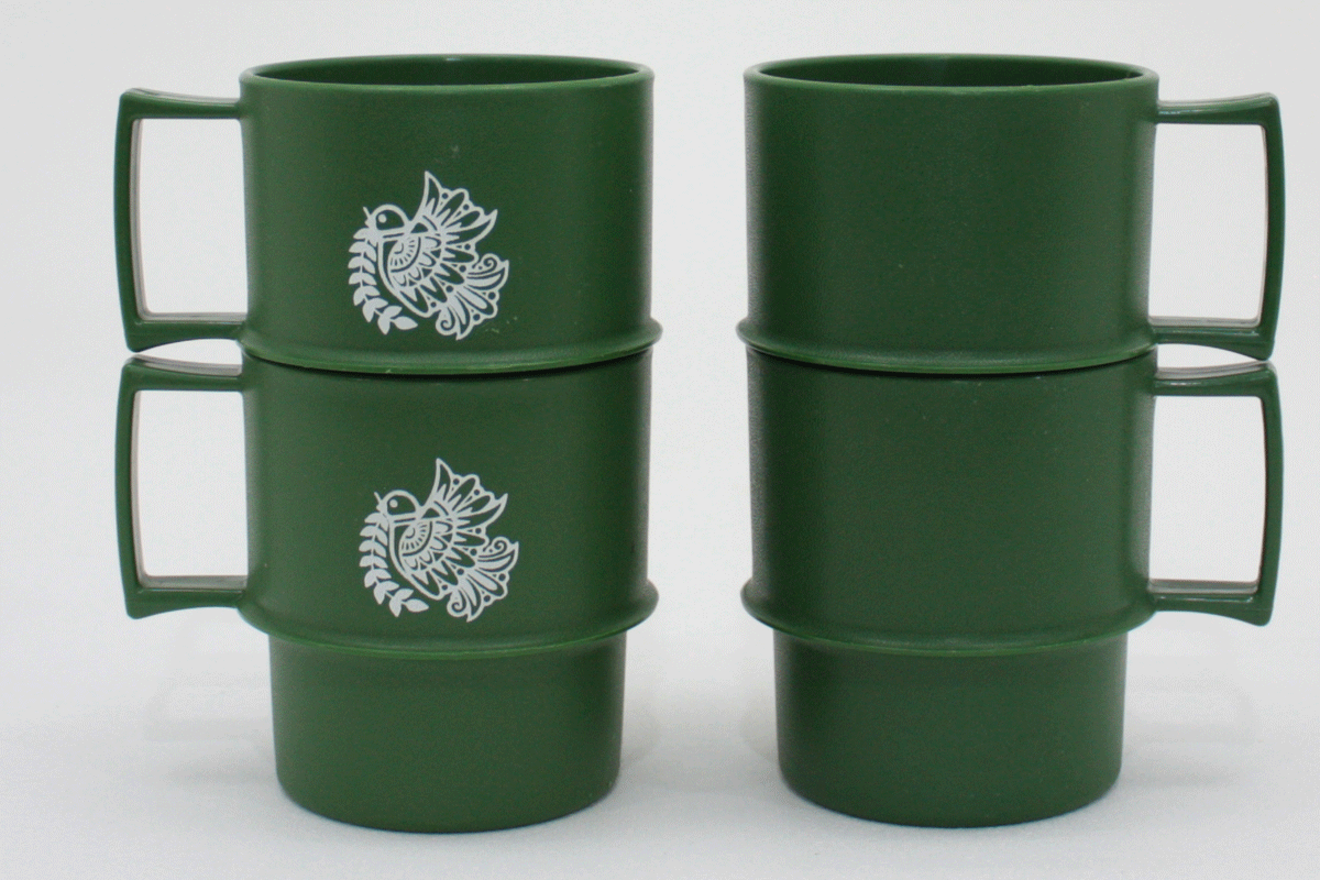 Set of 7 Vintage Tupperware Christmas Mugs 
