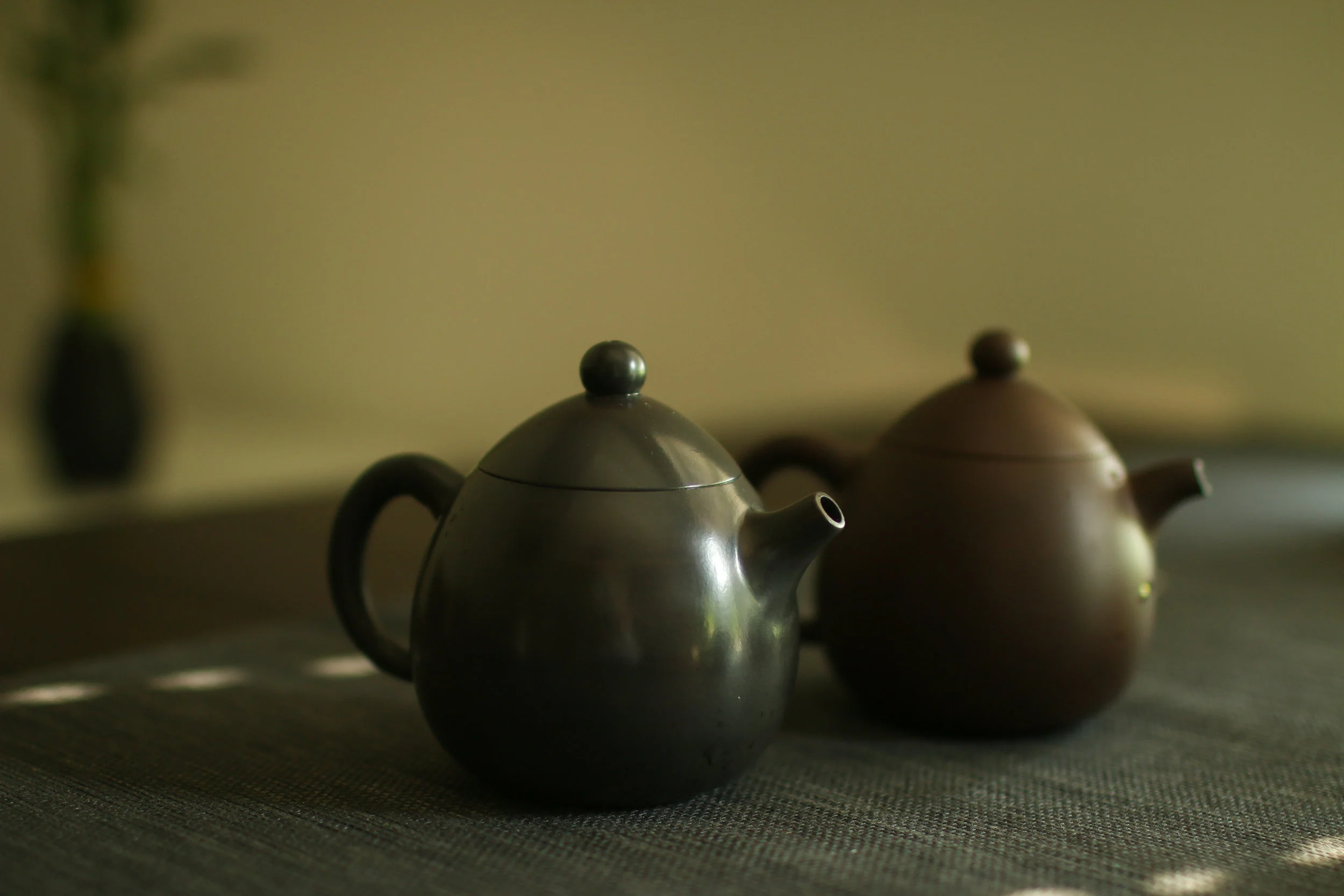 Yunan Jianshui Purple Clay Dragon Egg Teapot
