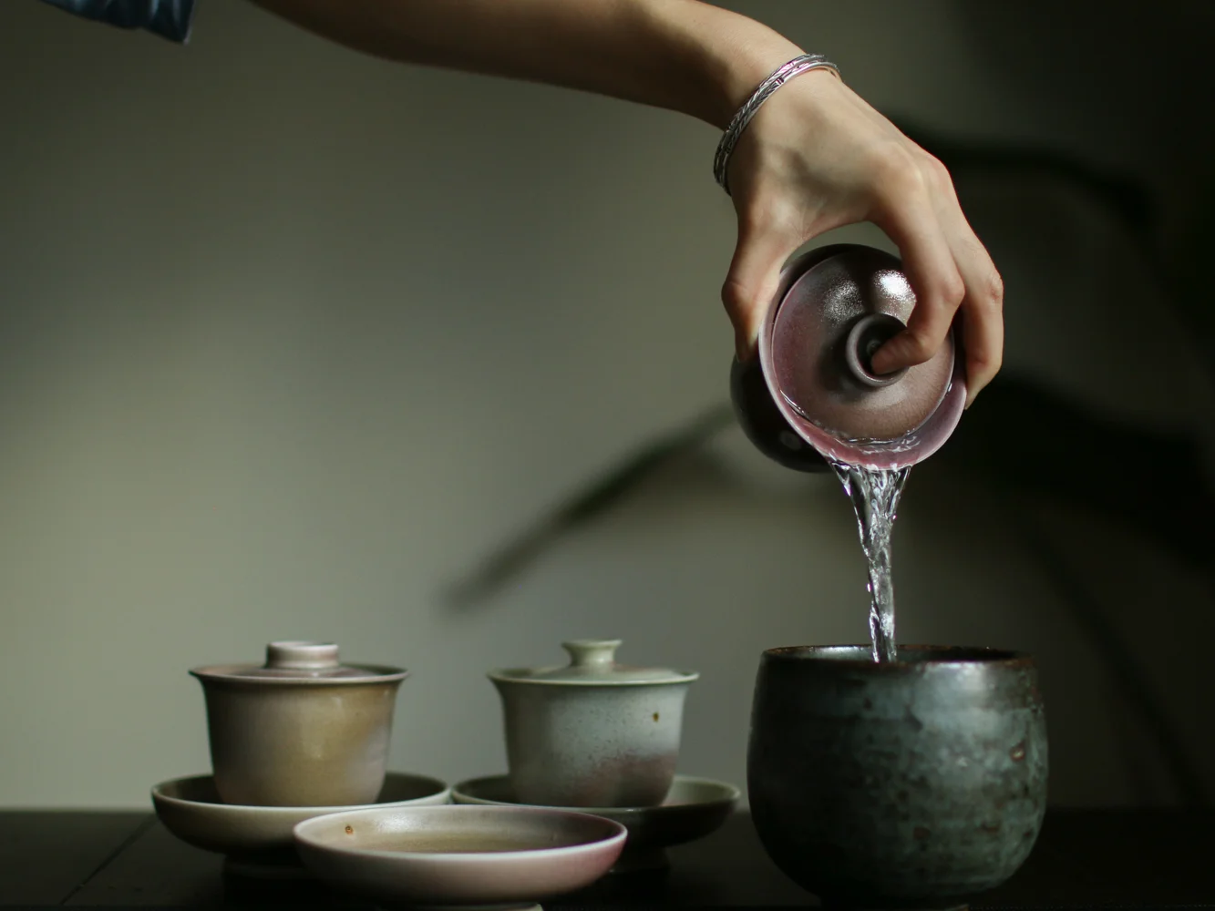 Handmade White &amp; Pink Gaiwan (With Tea Tray)