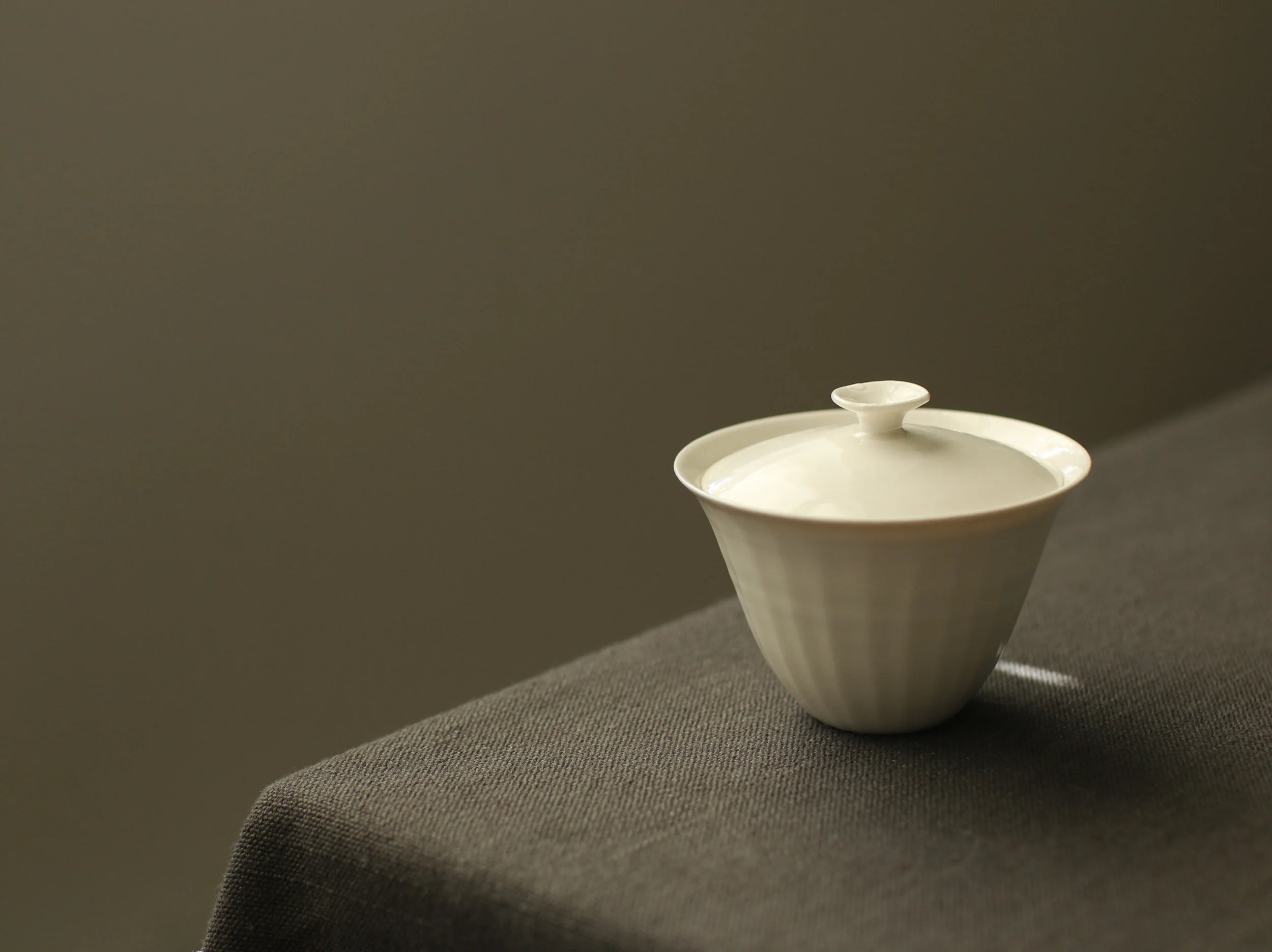 Handmade Slim Porcelain Gaiwan