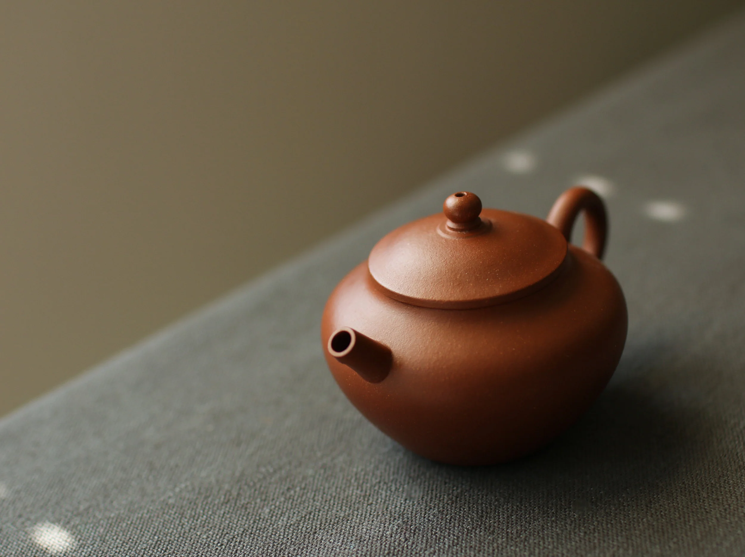 Yin Yi Shape Jiang Po Ni Clay Yixing Teapot
