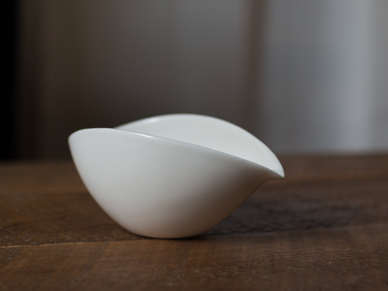 Handmade Oval White Petal Faircup
