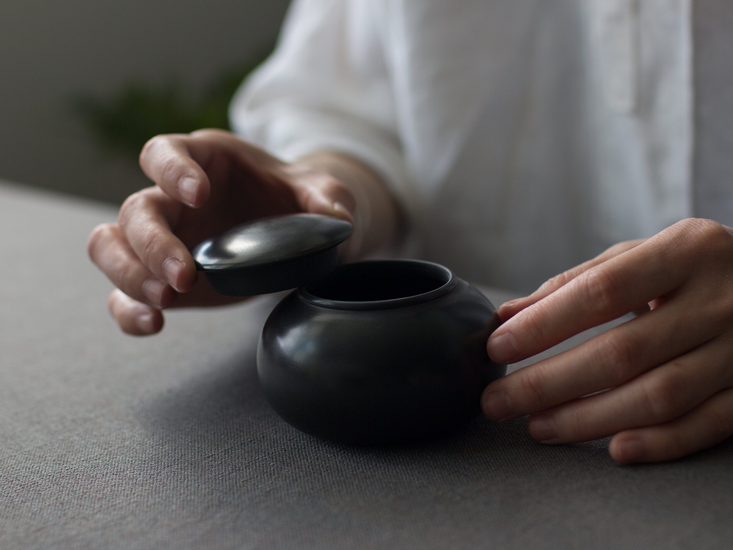 Handmade Jianshui Mini Tea Jar