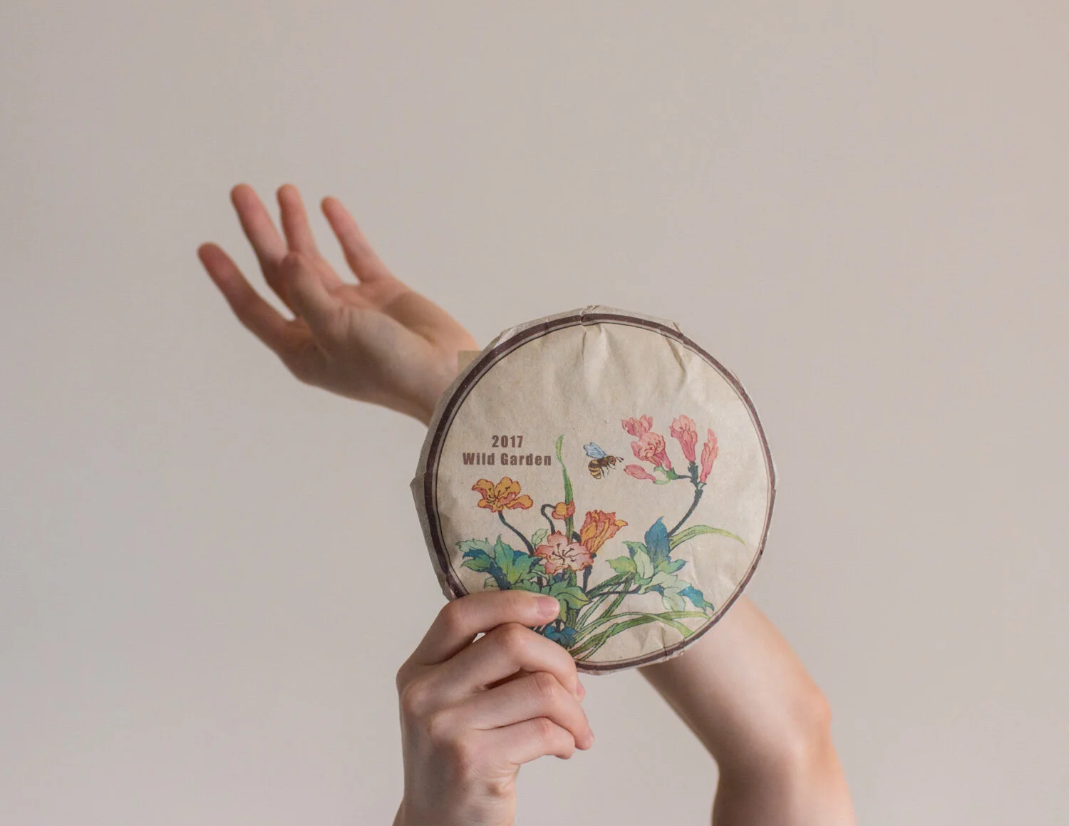 2017 Wild Garden Shou Mei White Tea ( 150 g / 1 Cake )