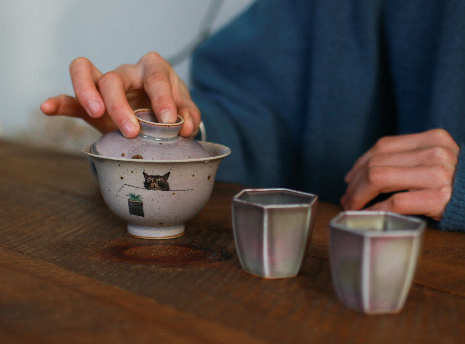 Moonface Mischievous Cat Gaiwan