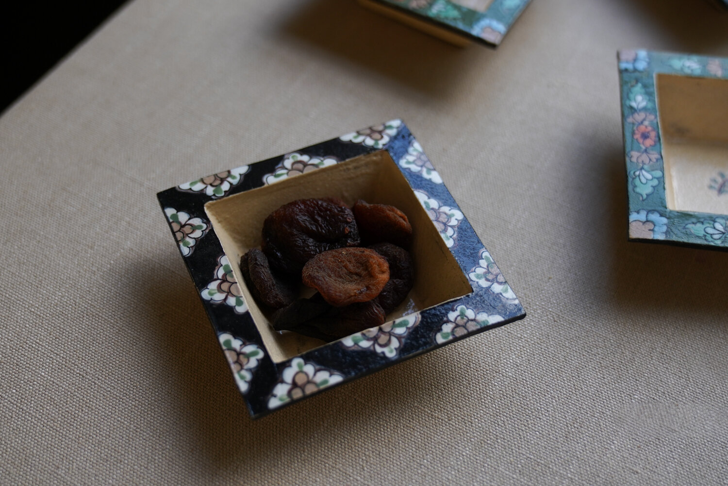 Hand-painted Traditional Black Square Snack Tray