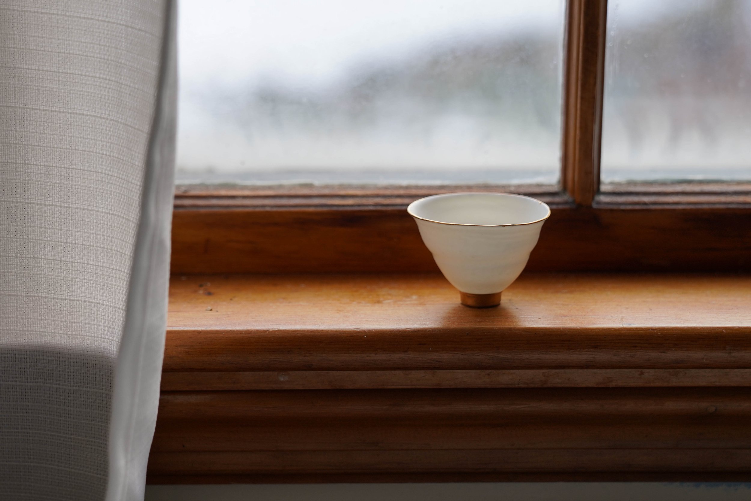 Snow White Golden Ring Glazed Teacup