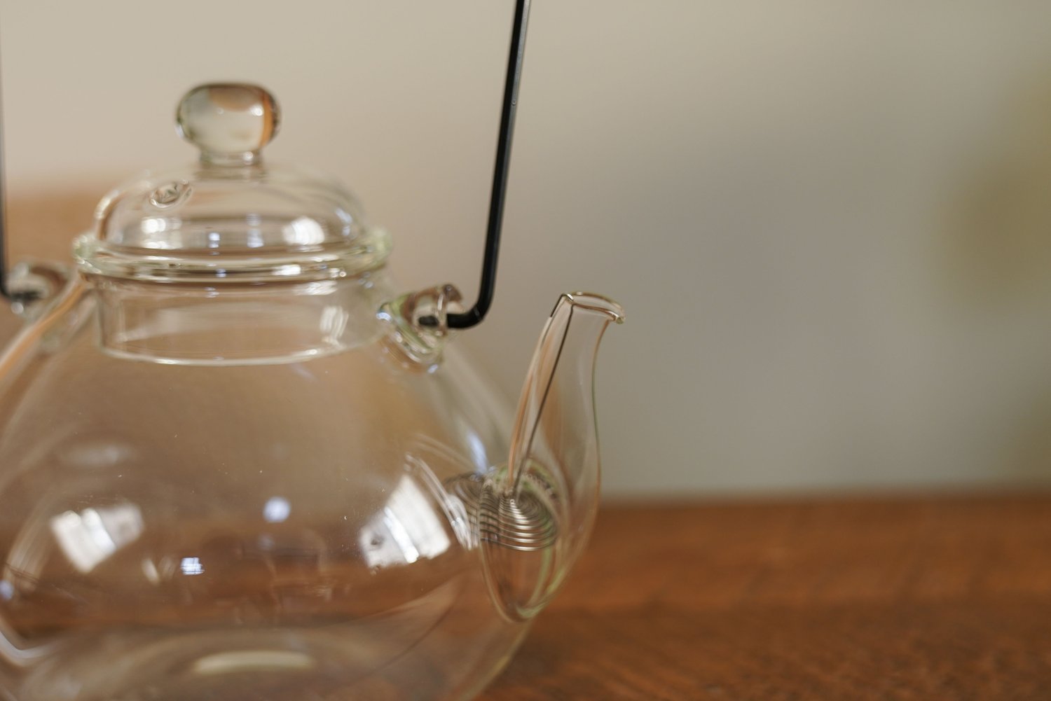 Glass Kettle With Wood Overhead Design — tea