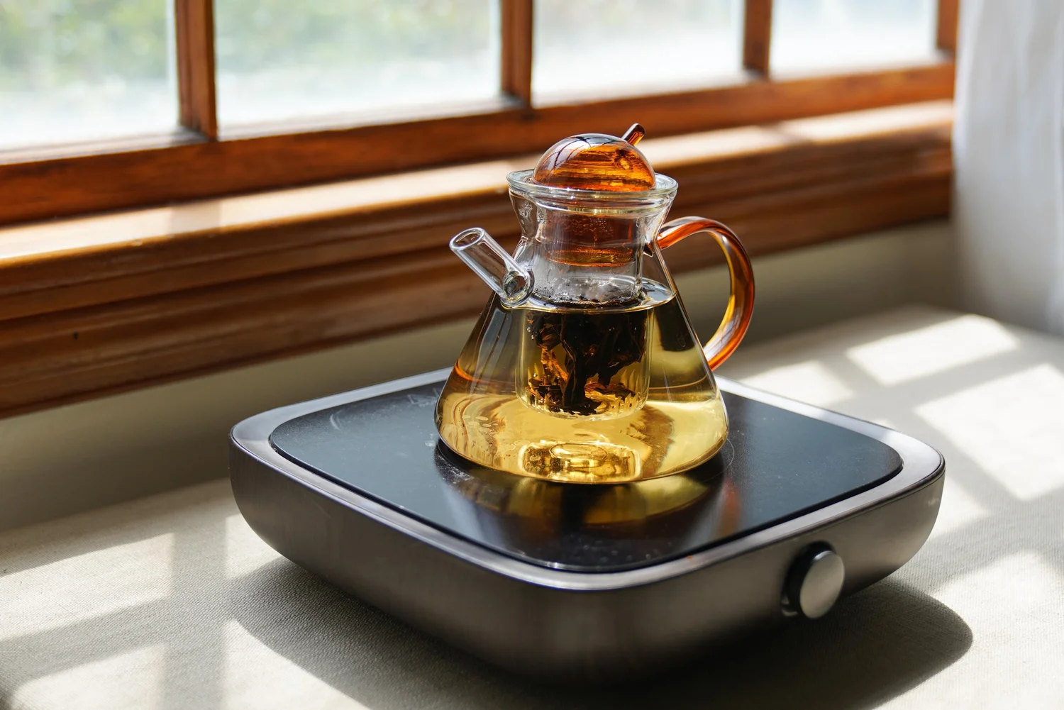 Amber Handle Glass Kettle — tea - Main Image