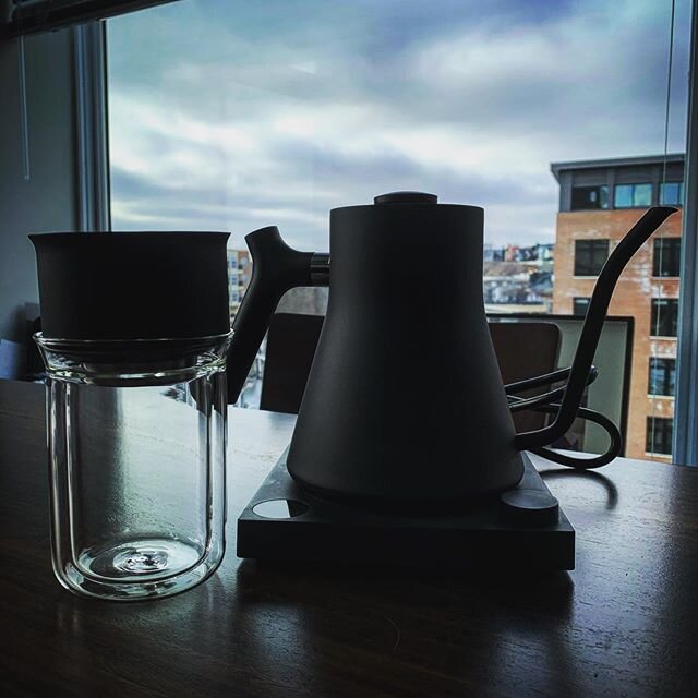 Stepping up my coffee game with @fellowproducts #hellofellow #pourover #coffeegeek #coffee #coffeelover #fellowproducts Thanks to @thehannypack for the recommendation