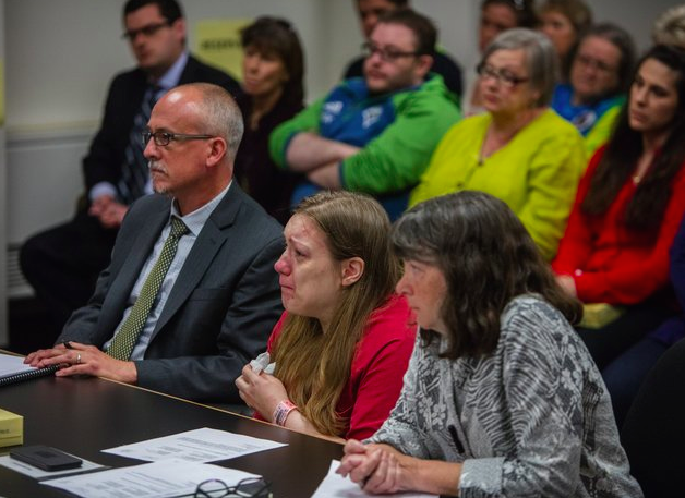 Michele Anderson cries during her trial (source: The Seattle Times)