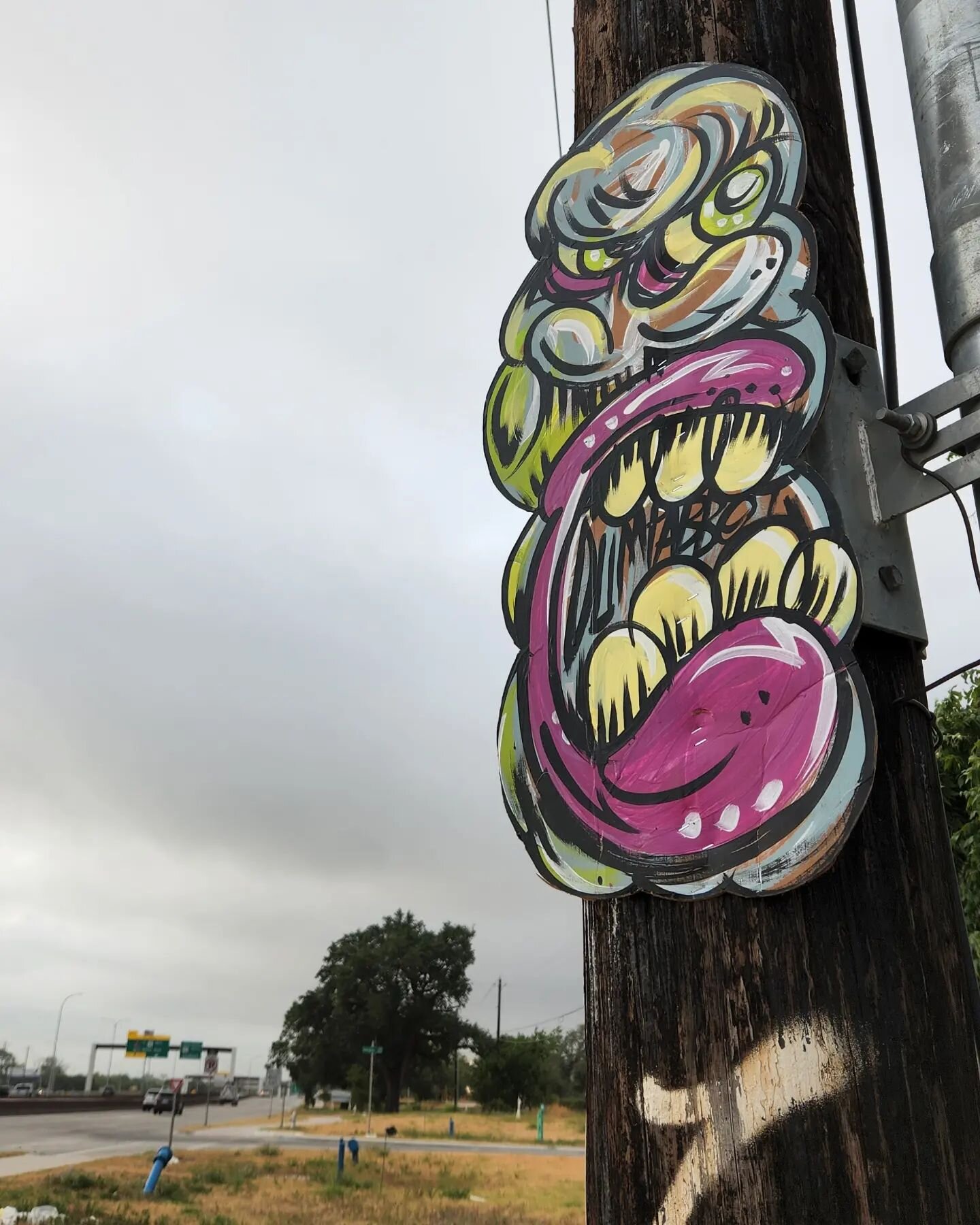Oh, what a beautiful mornin'
Oh, what a beautiful day
I've got a beautiful feelin'
Everything's goin' my way

#angrycloud #angryclouds #austin #atx #Texas #art #Streetart #character #recycle #creativereuse #drawing #painting #artistsoninstagram #arti