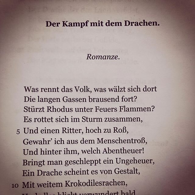 Heute geht&rsquo;s weiter mit dem Balladeprojekt 🎭
*der Kampf mit dem Drachen* nach F. v. Schiller 🪁🤺🐉
Auftritt am Do. 30.01. um 12 Uhr am THEATER STRAHL.Halle Ostkreuz, kommt vorbei ! 🎯