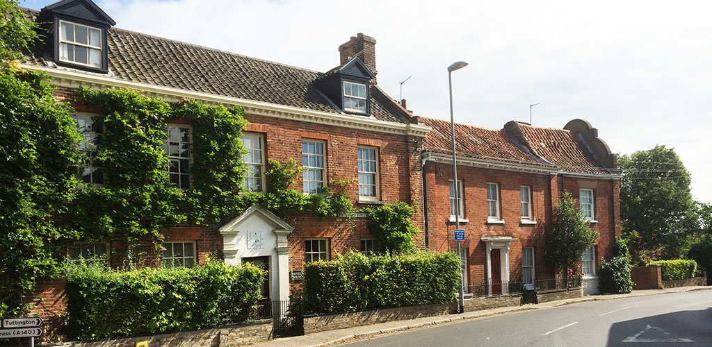 Aylsham_whiteHart1.jpg