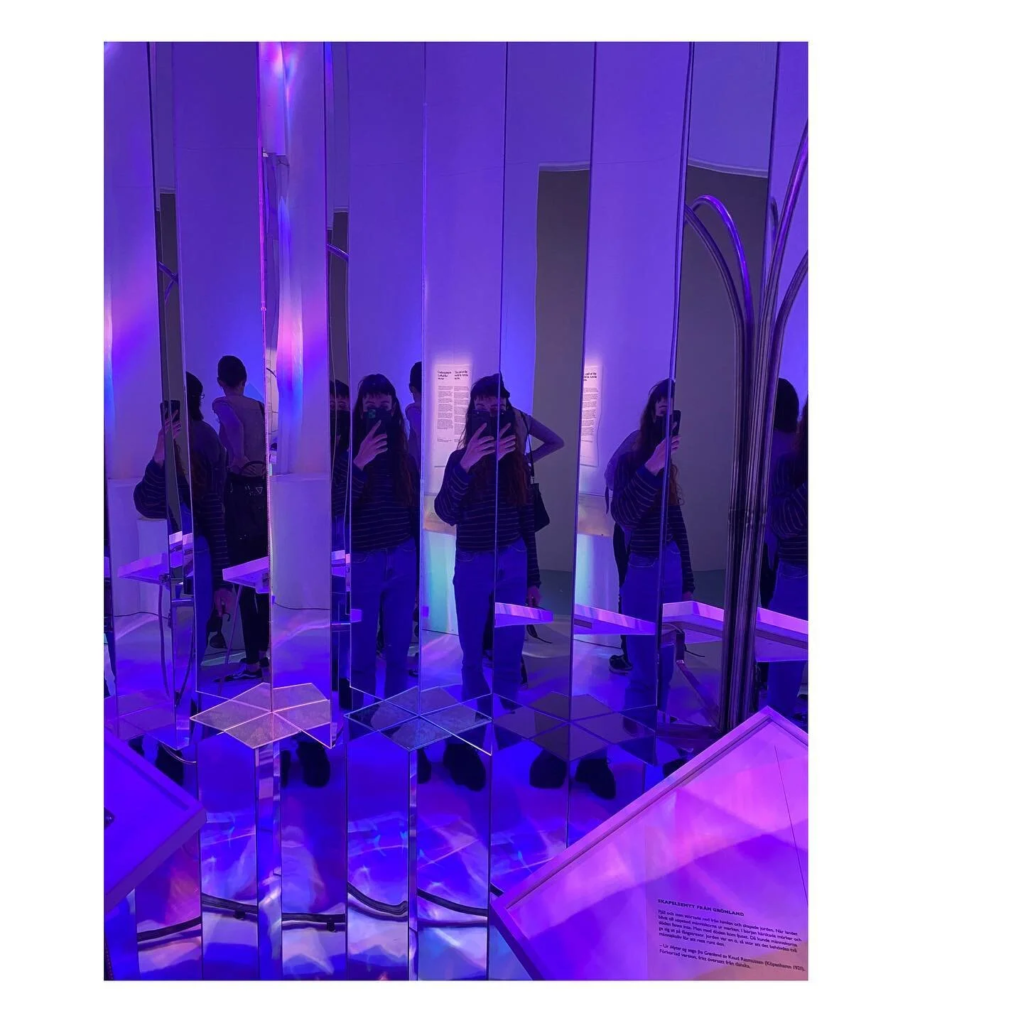 Lost and Found
.
.
.
#nordiskamuseet #sverige #ice #experiencedesign #lights #hope #design #auroraborealis #portrait #selfcare