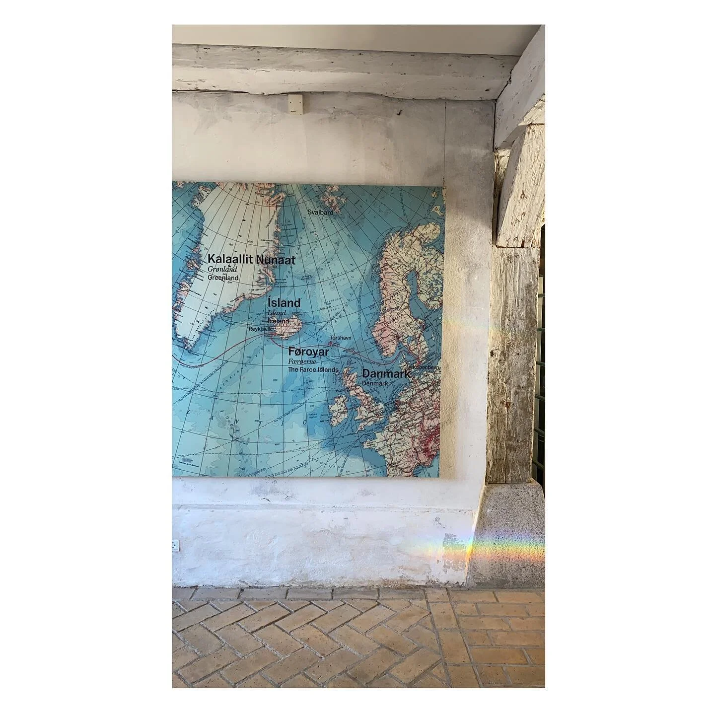 Northern enlightenment 🌈
.
Questi Danesi pazzerelli che mi hanno fatto venire il Mal d&rsquo;Islanda ma sono povera 🇮🇸⏳💸
.
.
.
#rainbow #sign #divine #map #holymaps #holy #iceland #island #design #invisible #love #inspiration #north #followthelig