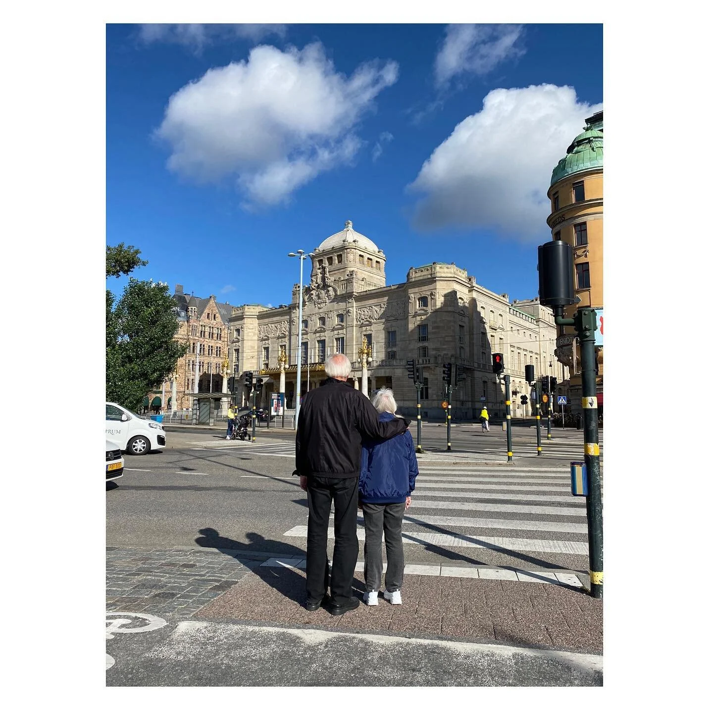 Just perfetto❣️
.
.
.
#couple #oldbutgold #kintsugi #sweden #stockholm #pictureoftheday #life #together #waiting #manandwoman #skyporn