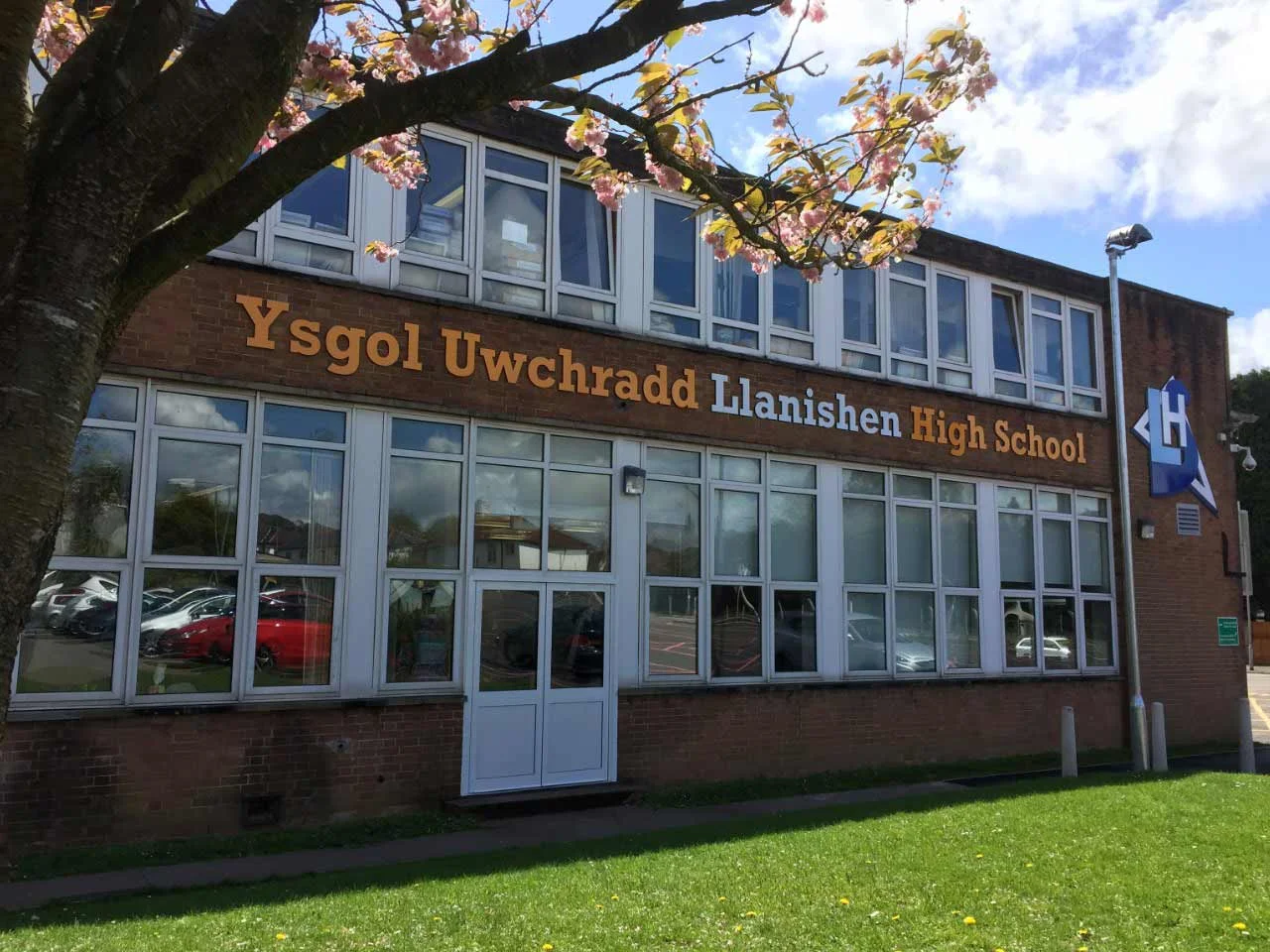 Llanishen_High_School.jpg