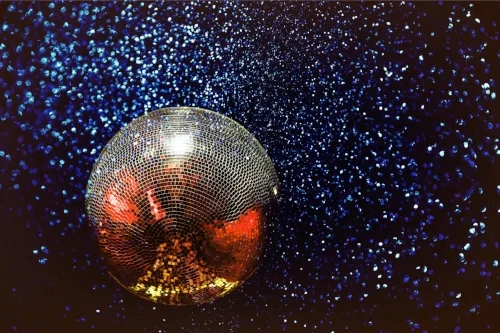 ball-close-up-colors-593467.jpg