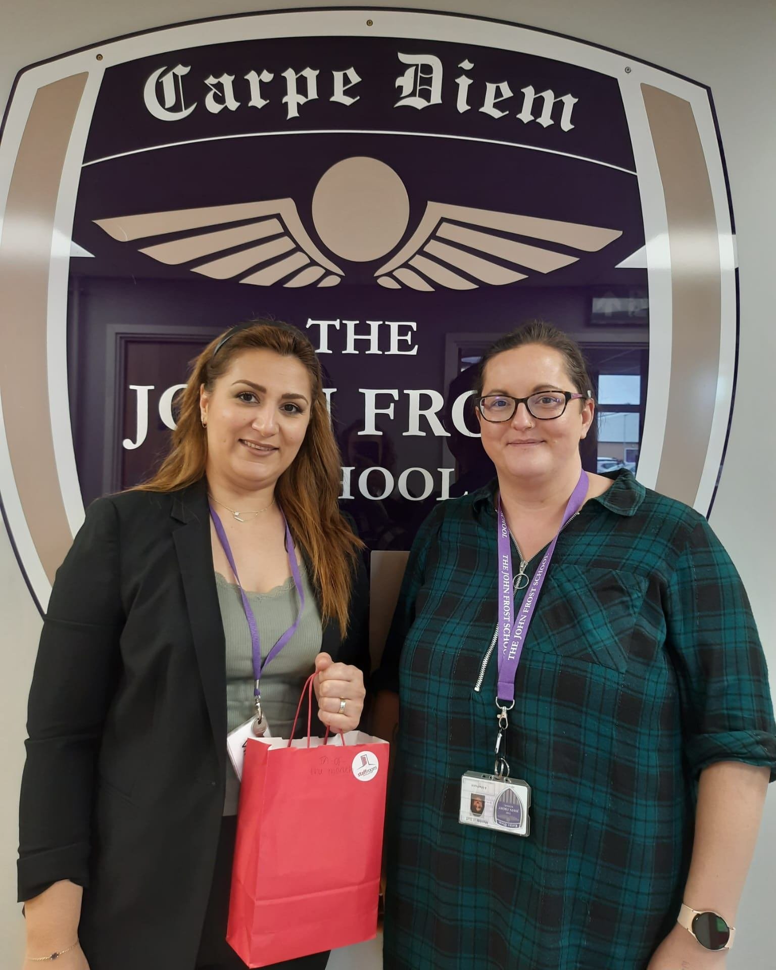 Congratulations to Khaula our Teaching Assistant of the month who has been working at The John Frost School in Newport! Thanks to Becca for jumping in on the picture too👏📷

#tempfothemonth #employeeofthemonth #staffappreciation #edujobs