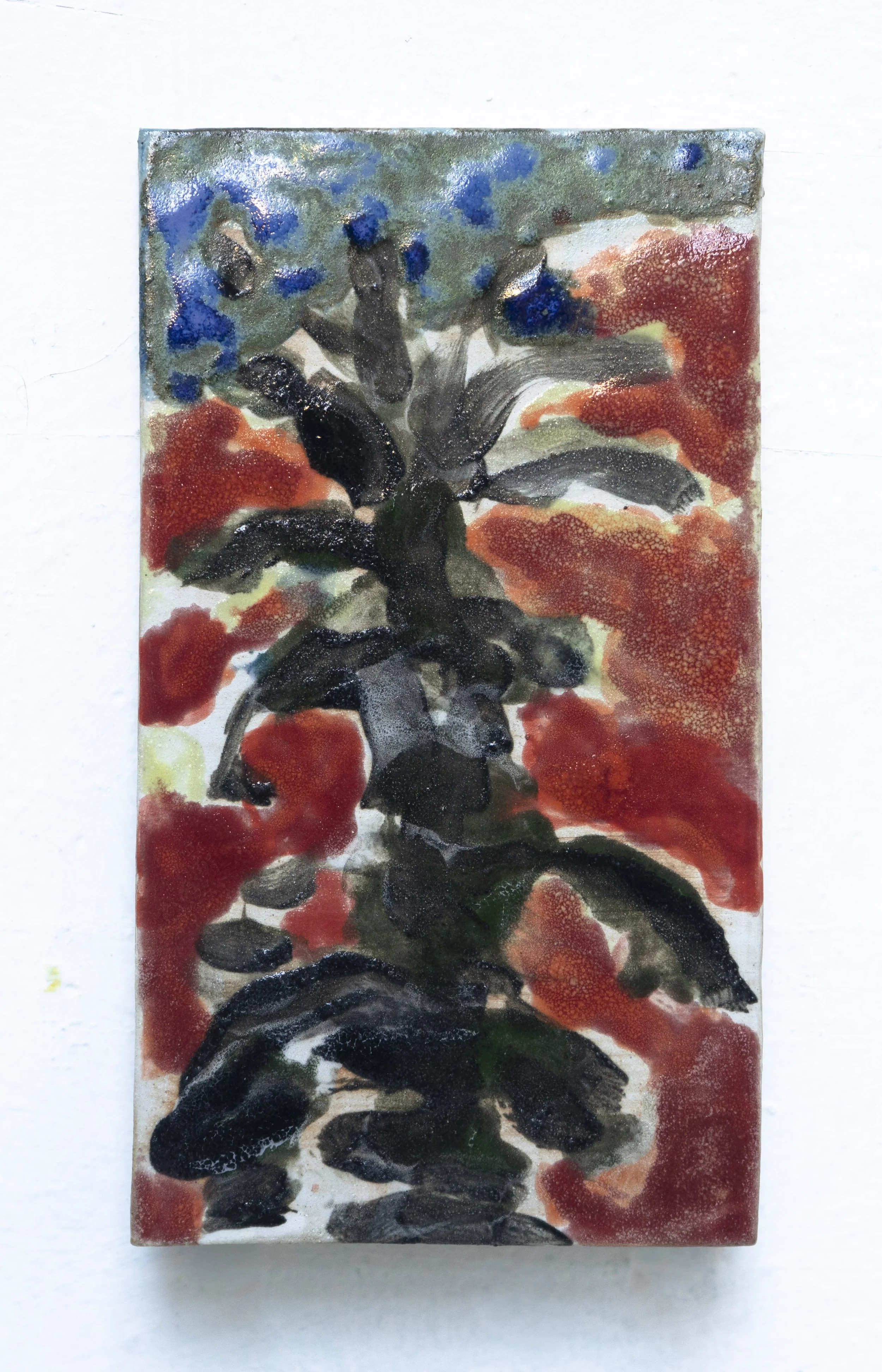  Arbre Noir et Rouge, 15,5x8,5cm. Céramique, 2025 