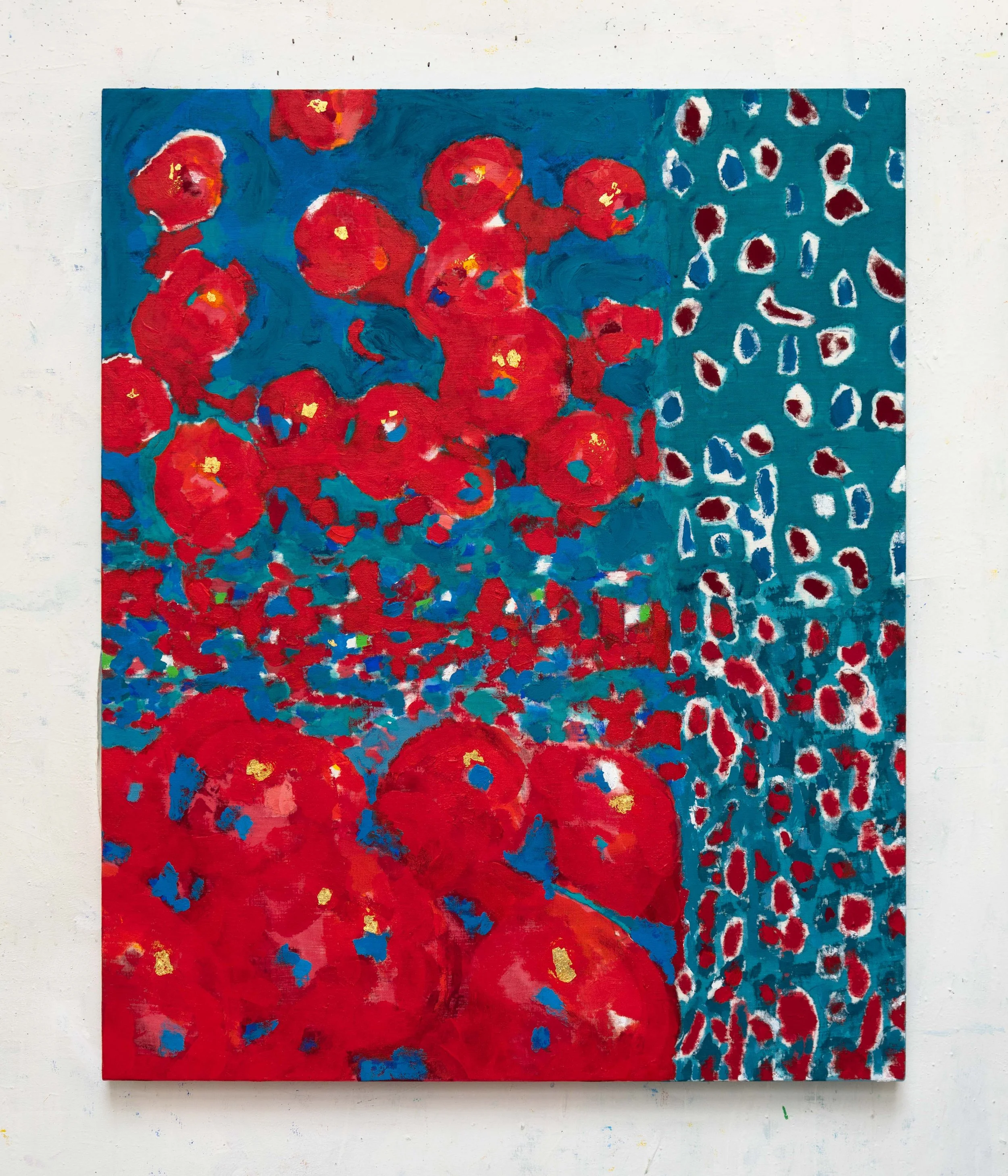  Rising Scent in Red and Blue, 100x81cm. Acrylique et feuille d’or, sur toile de lin, 2024, pour Atelier Cologne Paris 