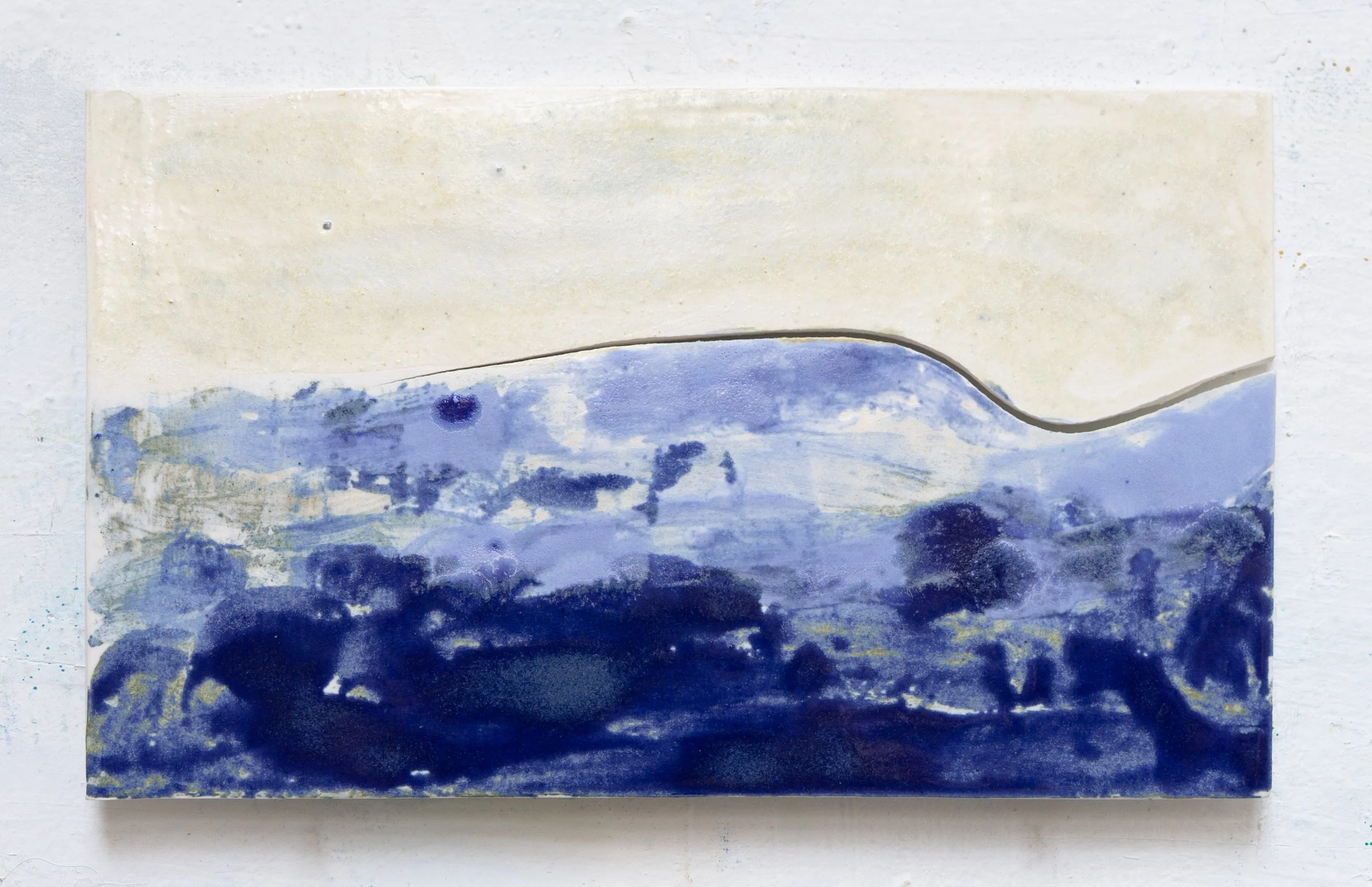  Colline Bleue, 17,5x29cm. Céramique, 2026 