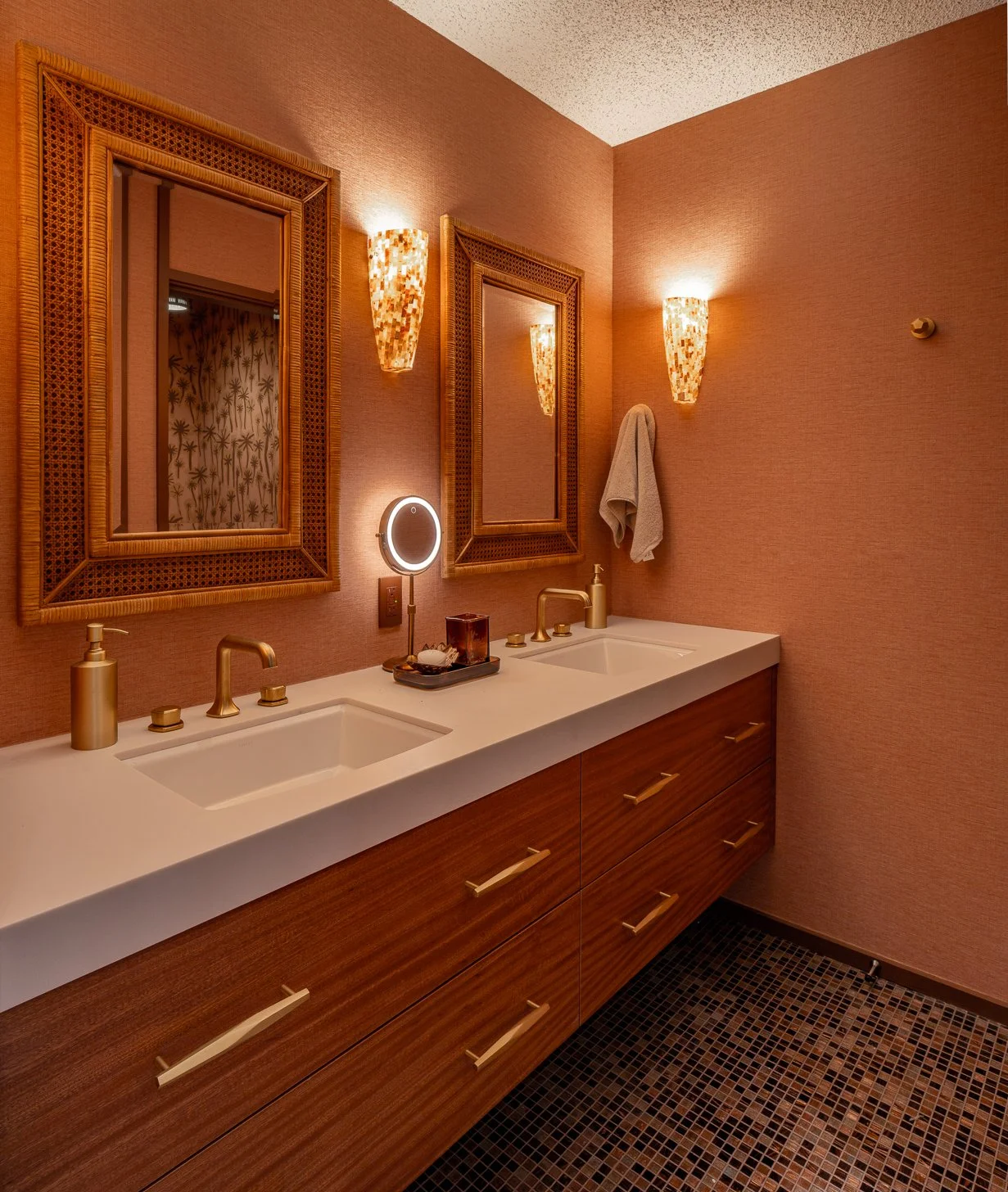 40 - NWGC Tiki_S7R1516-Pano.jpg