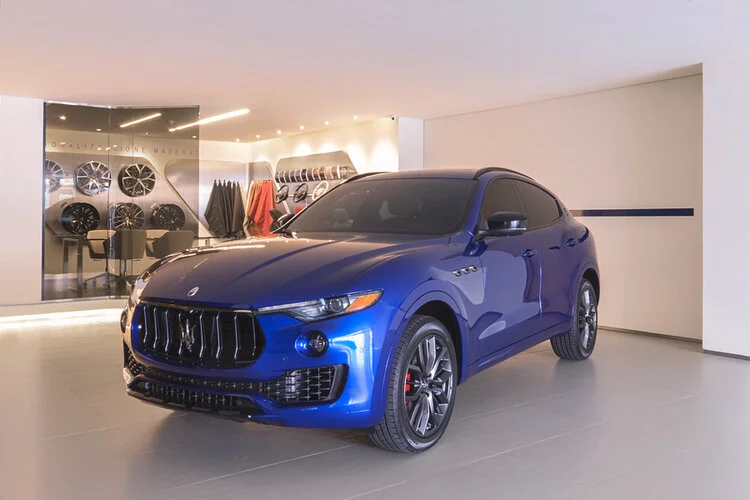 Maserati-Fabiorama-6-LevanteAzul.jpg
