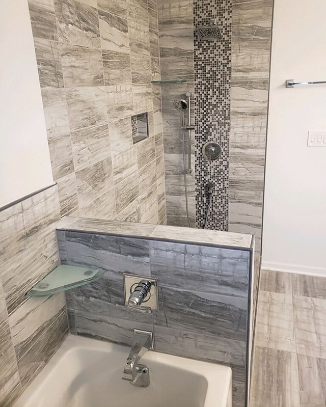 A beautiful new master bathroom in a recent single family home in Chicago. 
___
#masterbathroom #remodel #bathroomrenovation #tilestyle #luxuryhome #bathroomdesign #chicagoplumber #chicago #chicagobusiness #modernluxury #cschicagosocial #homeimprovem