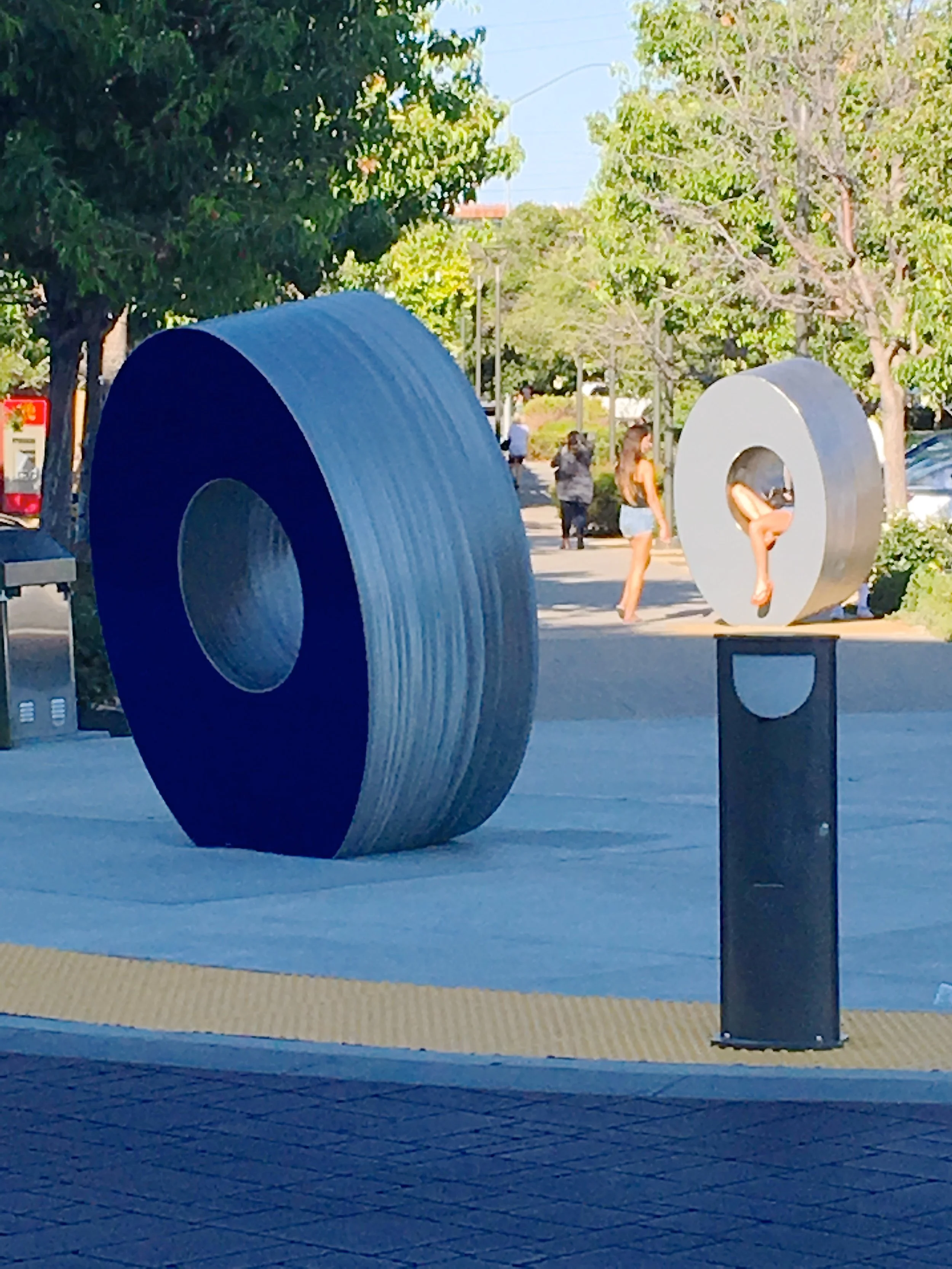 Brad Howe, Semillas , 2016, Stainless steel and polyurethane, 5 sculptures, each 72 x 52 x 32 inches