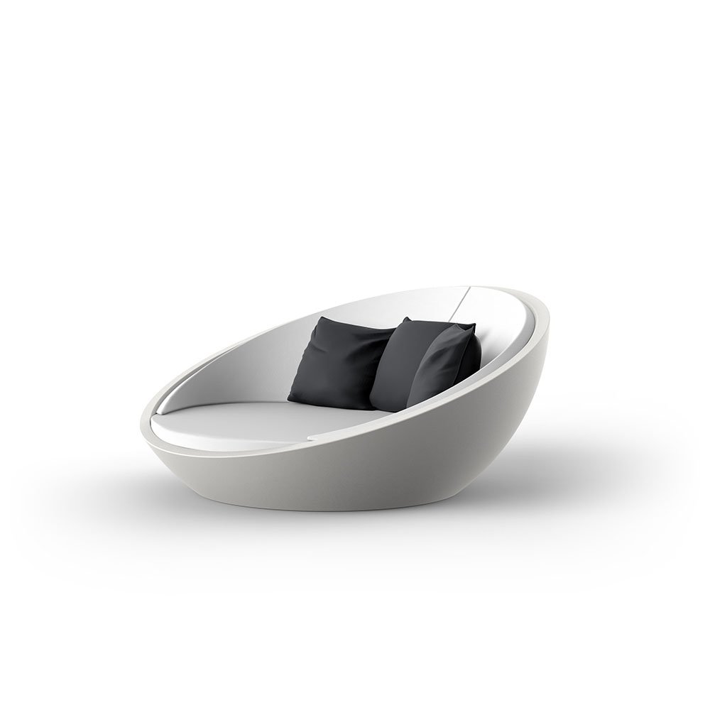 Designer patio daybed
