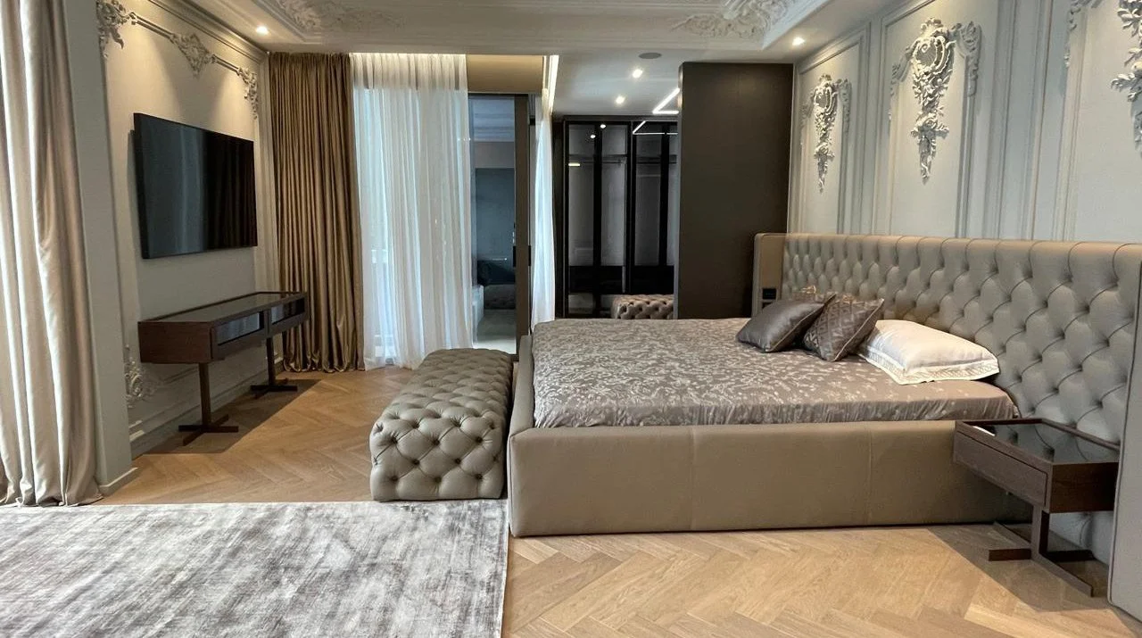 Asher Seen Image.jpeg