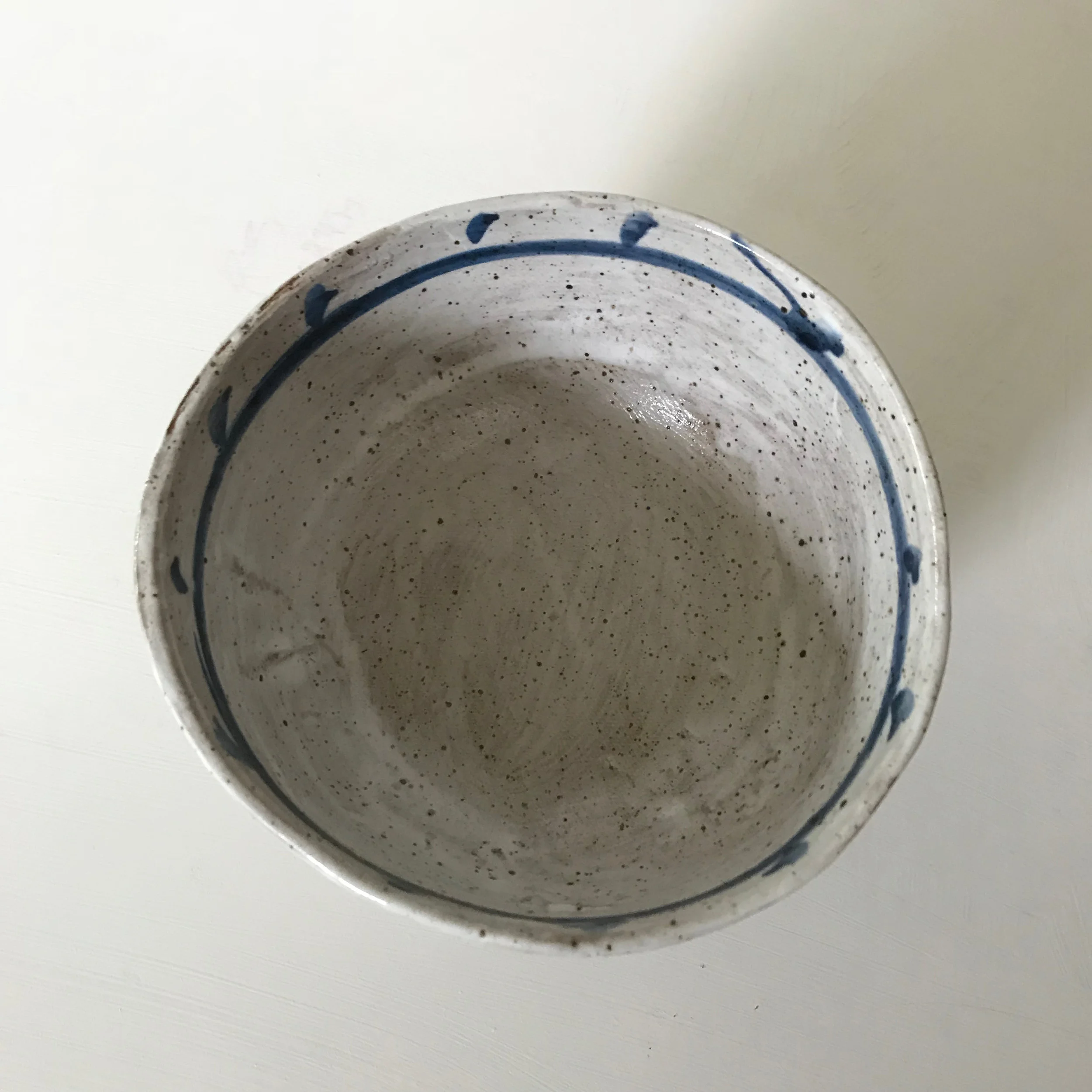 White Bowl with Cobalt and Red Decoration - 7.jpg