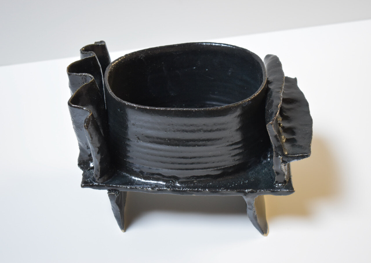 Black Dish with Ruffle - 6.jpeg