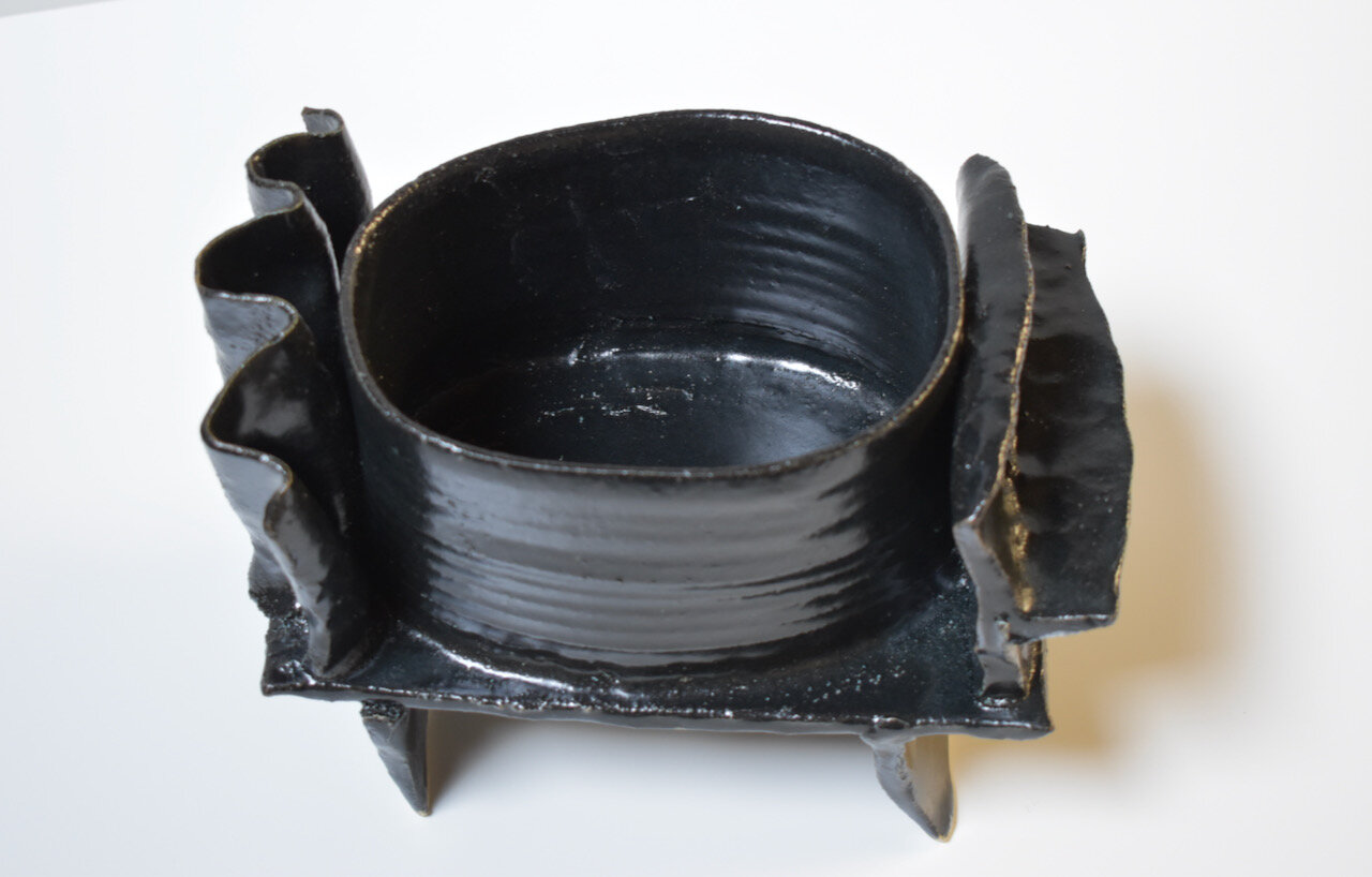 Black Dish with Ruffle - 5.jpeg