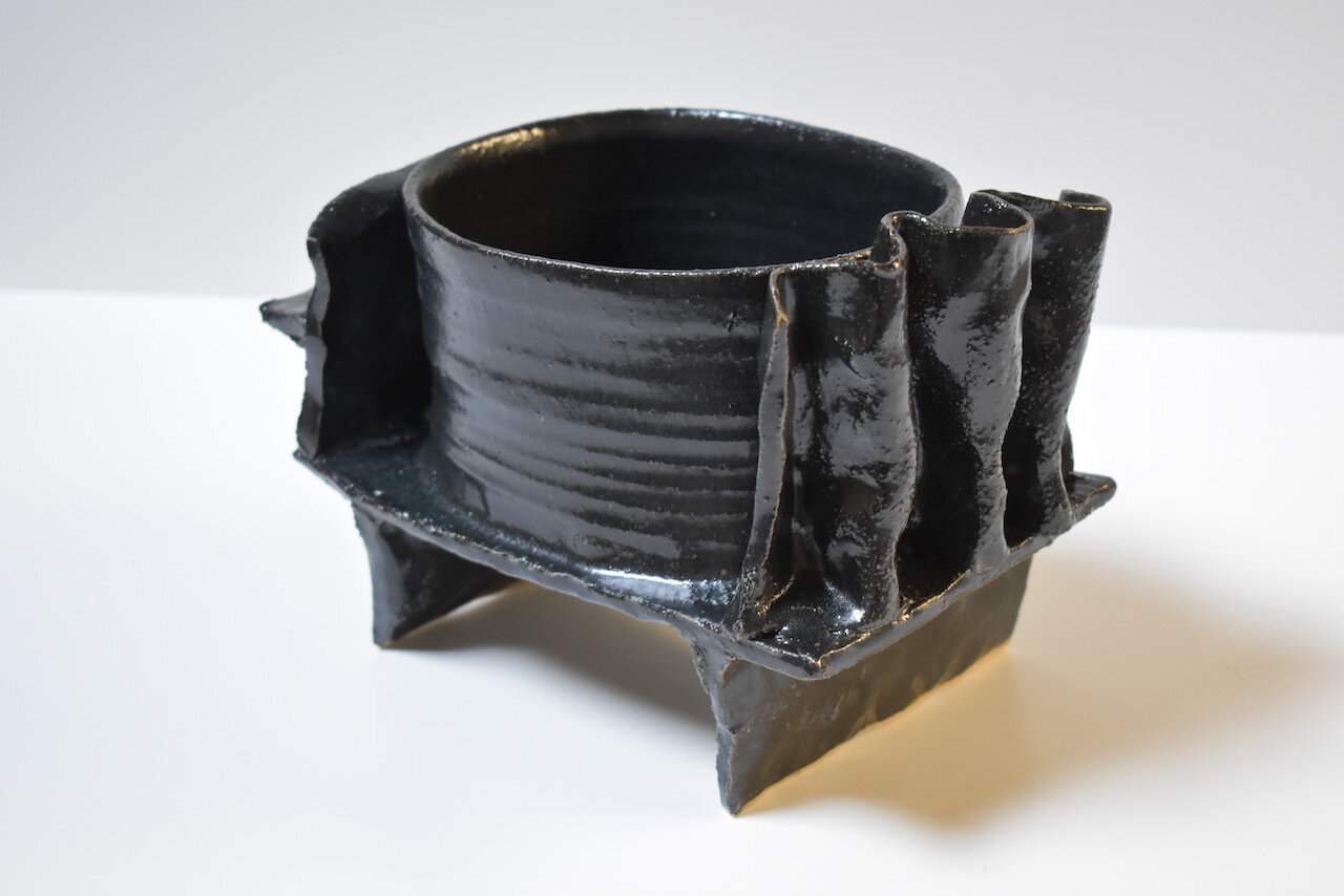 Black Dish with Ruffle - 2.jpeg