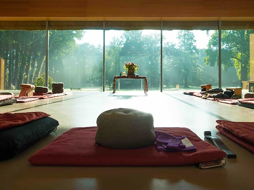 sesshin-zendo.jpg