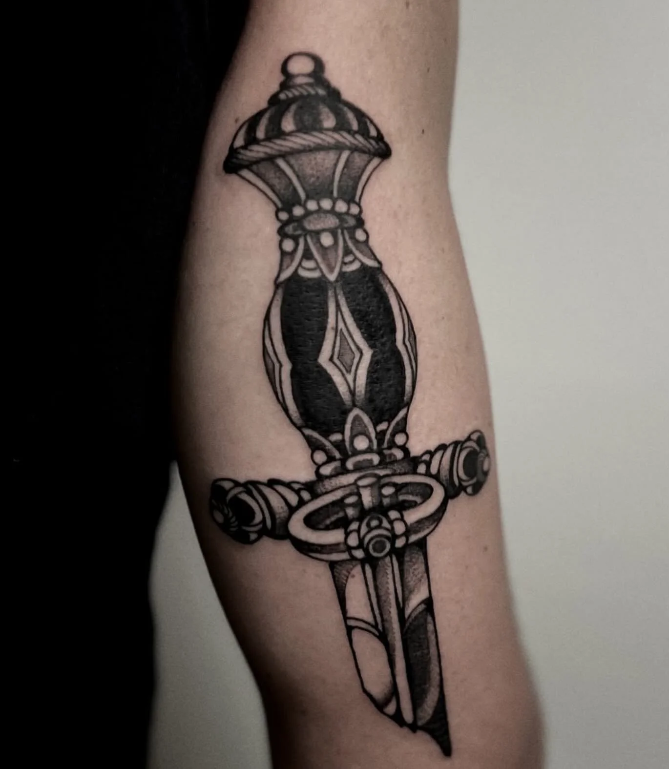 Done by @lukey.wolf 👉 for bookings email him at wolfietattooer@gmail.com  #lukeywolf #blackworktattoo #redpointtattoo london londontattoo blkttt