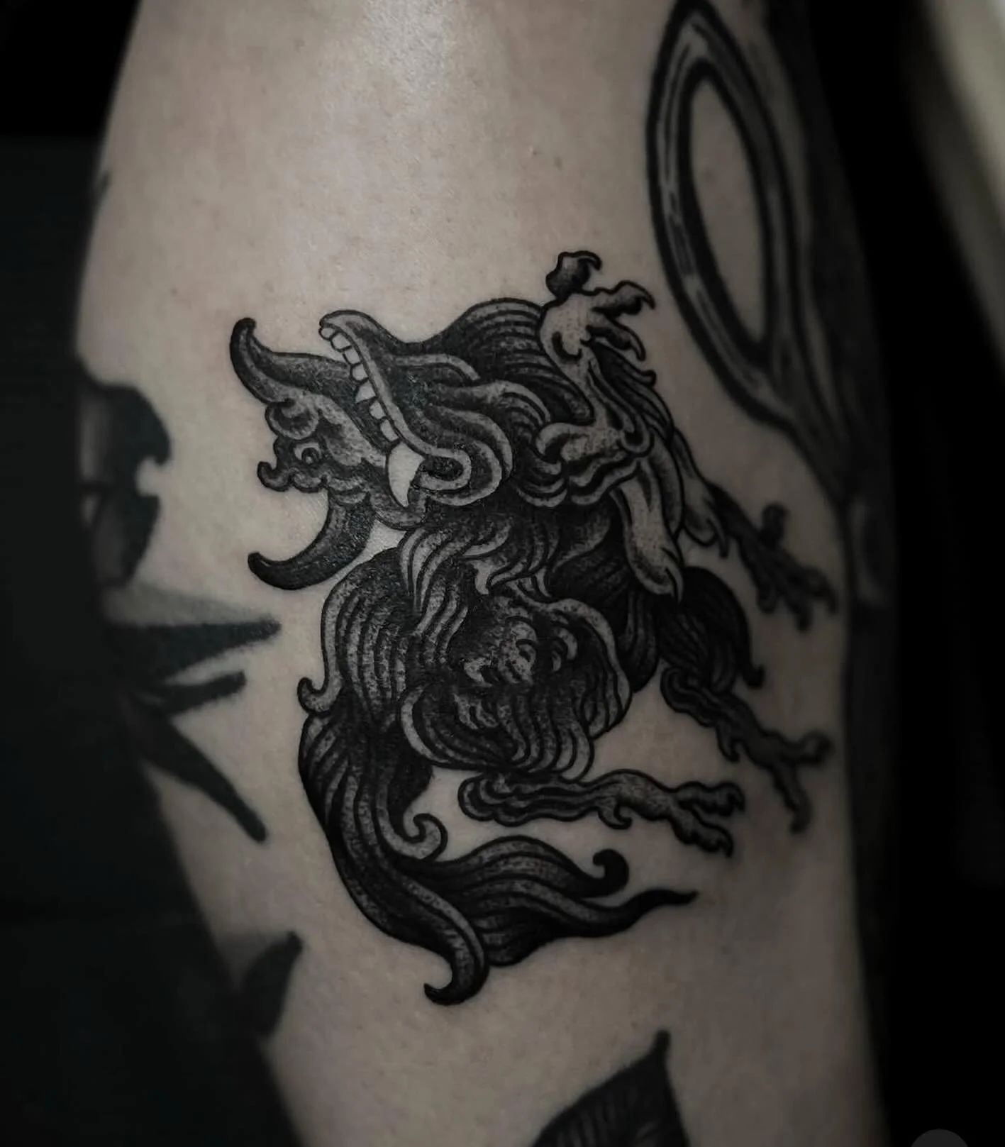 Done by @lukey.wolf 👉 for bookings email him at wolfietattooer@gmail.com  #lukeywolf #blackworktattoo #redpointtattoo london londontattoo blkttt