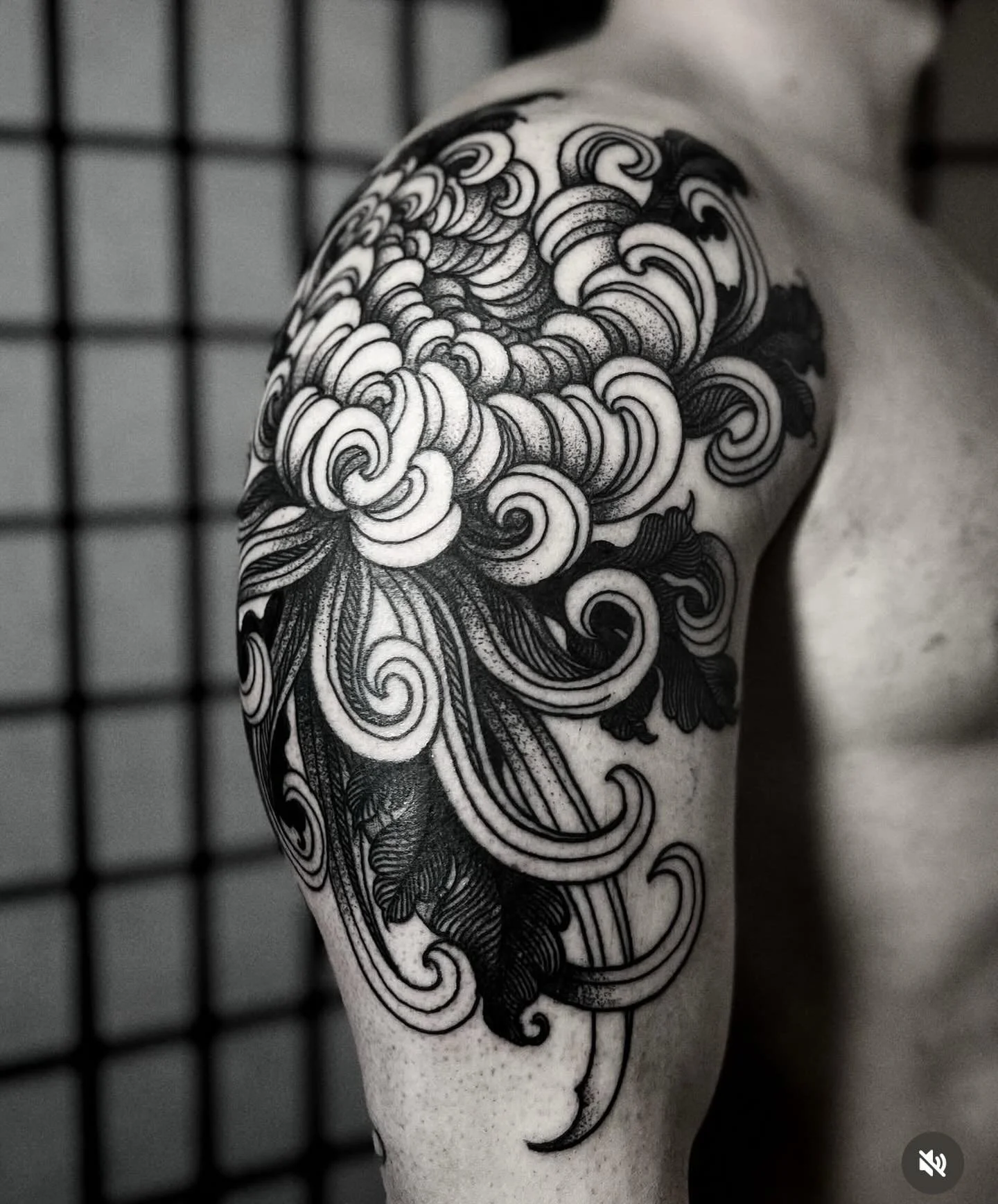 Done by @lukey.wolf 👉 for bookings email him at wolfietattooer@gmail.com  #lukeywolf #blackworktattoo #redpointtattoo london londontattoo blkttt