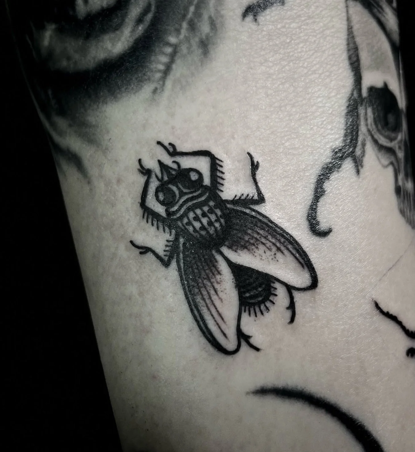 Done by @lukey.wolf 👉 for bookings email him at wolfietattooer@gmail.com  #lukeywolf #blackworktattoo #redpointtattoo london londontattoo blkttt